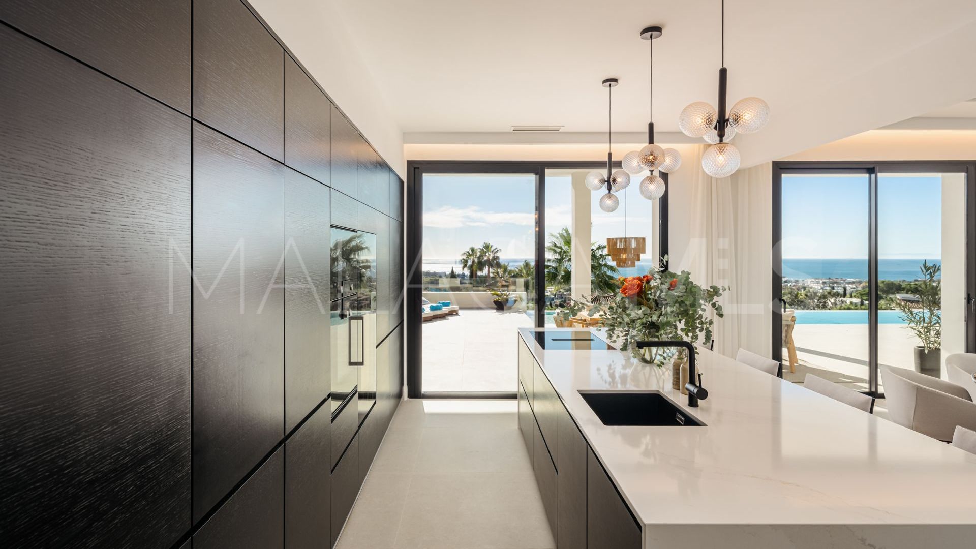 Buy villa de 6 bedrooms in Los Flamingos