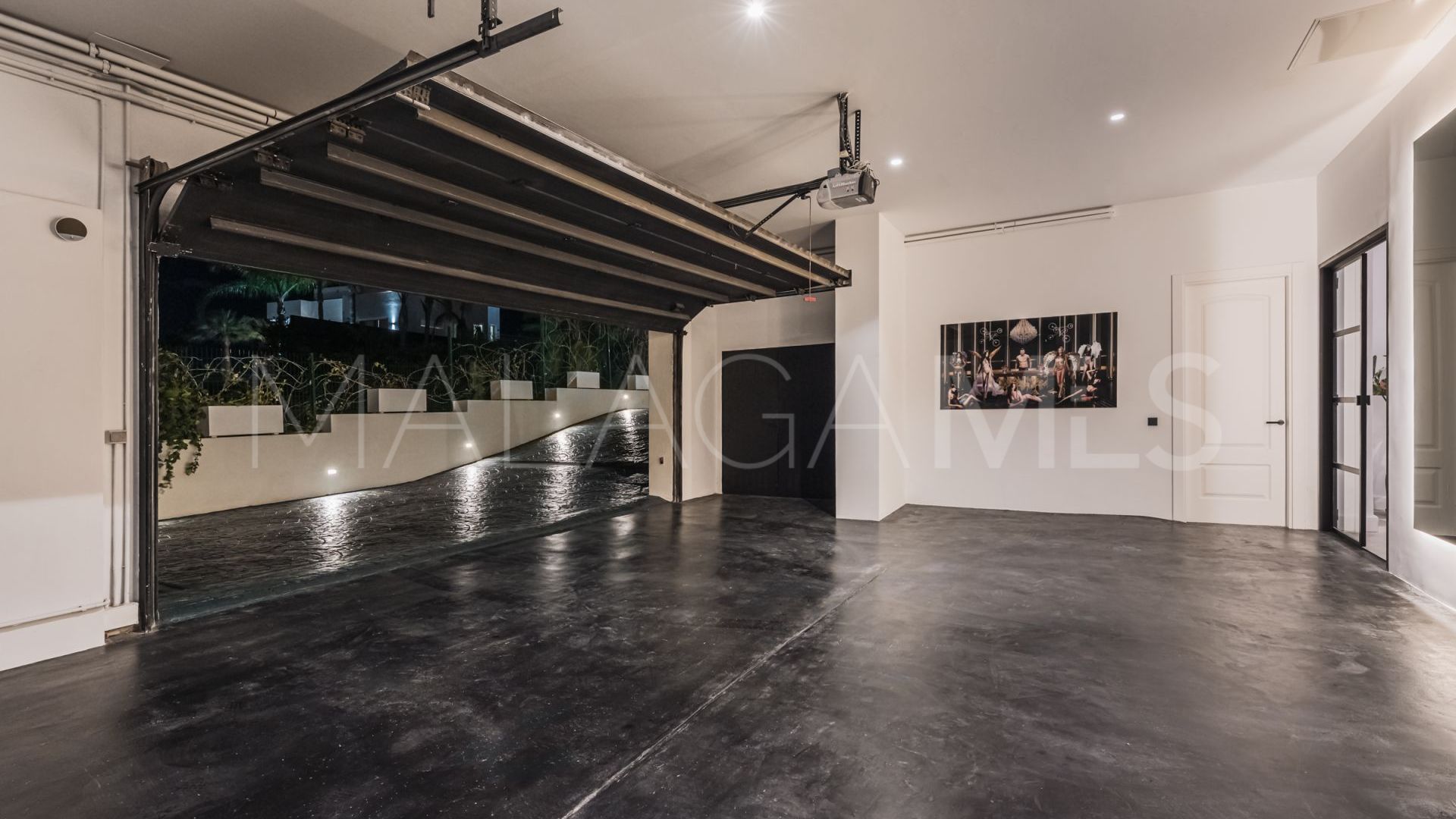 Buy villa de 6 bedrooms in Los Flamingos