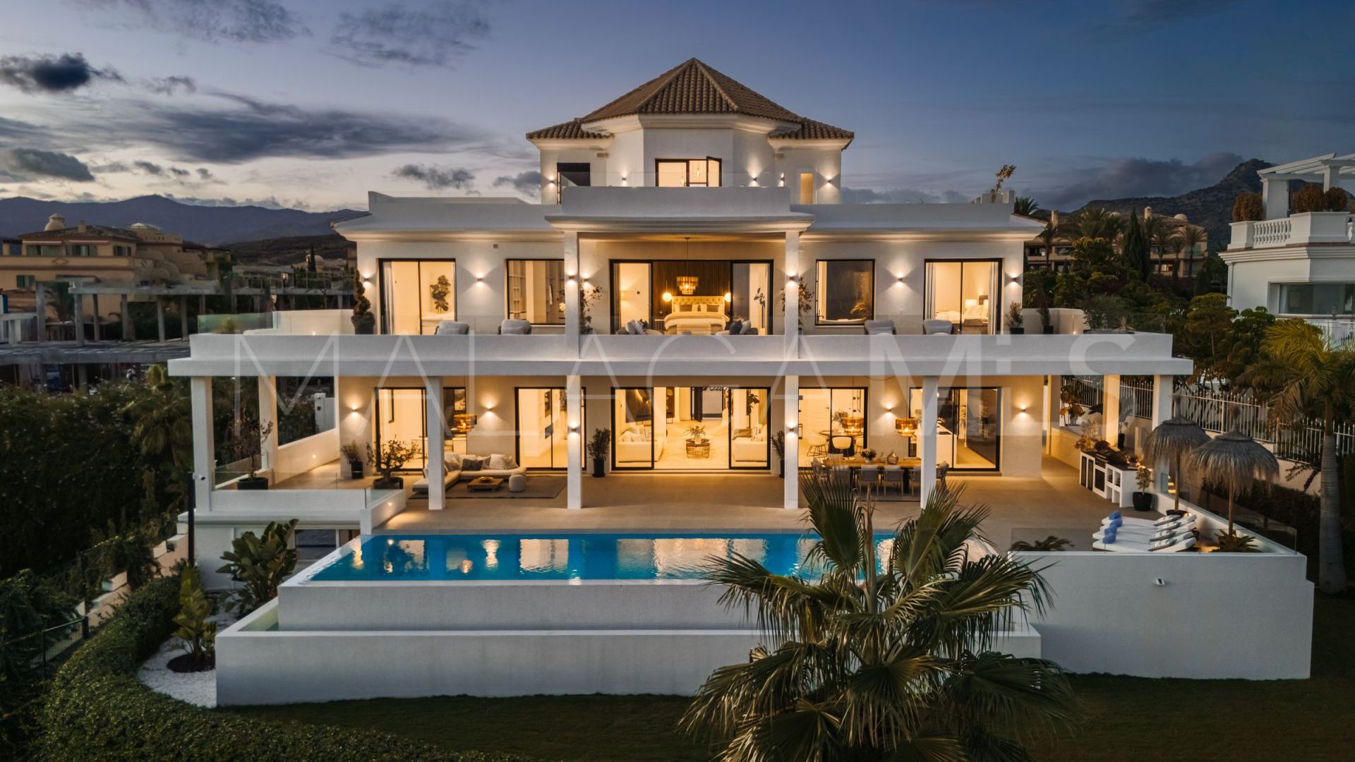 Buy villa de 6 bedrooms in Los Flamingos