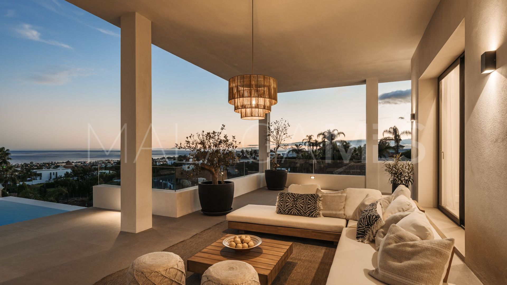 Buy villa de 6 bedrooms in Los Flamingos