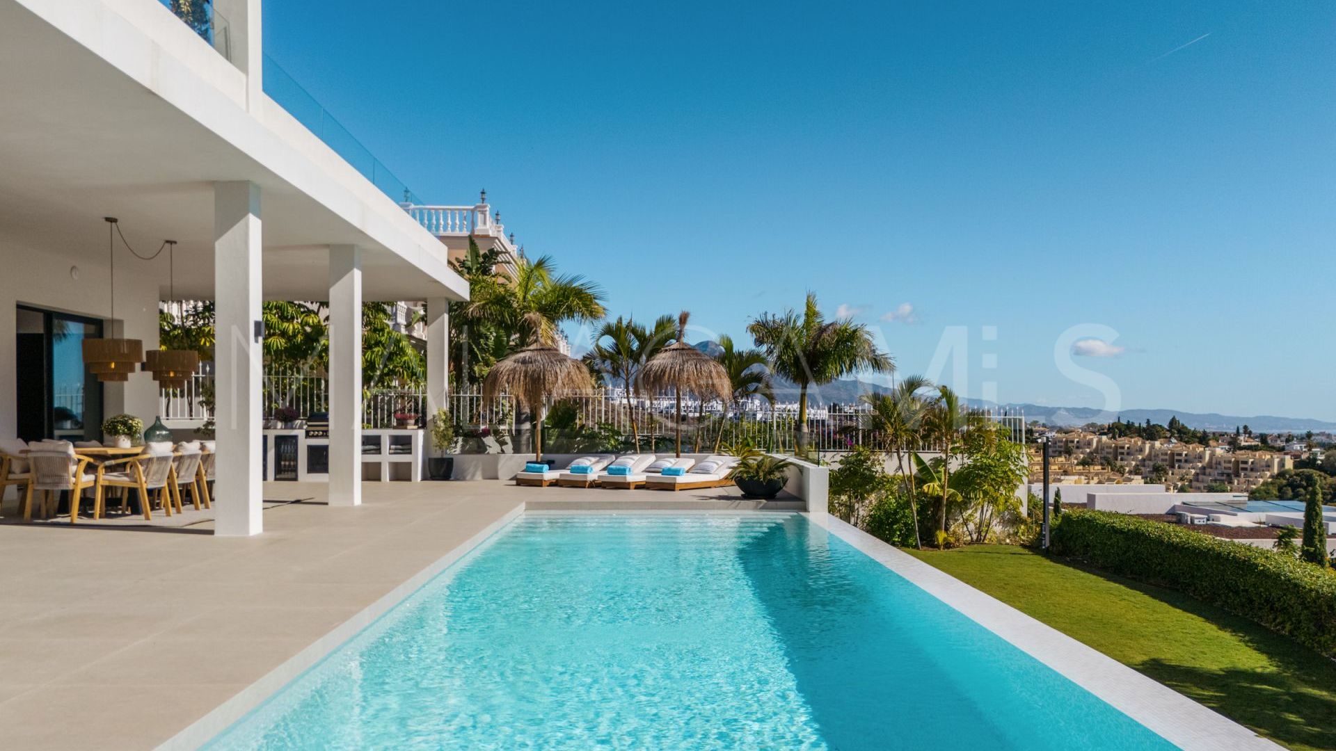 Buy villa de 6 bedrooms in Los Flamingos