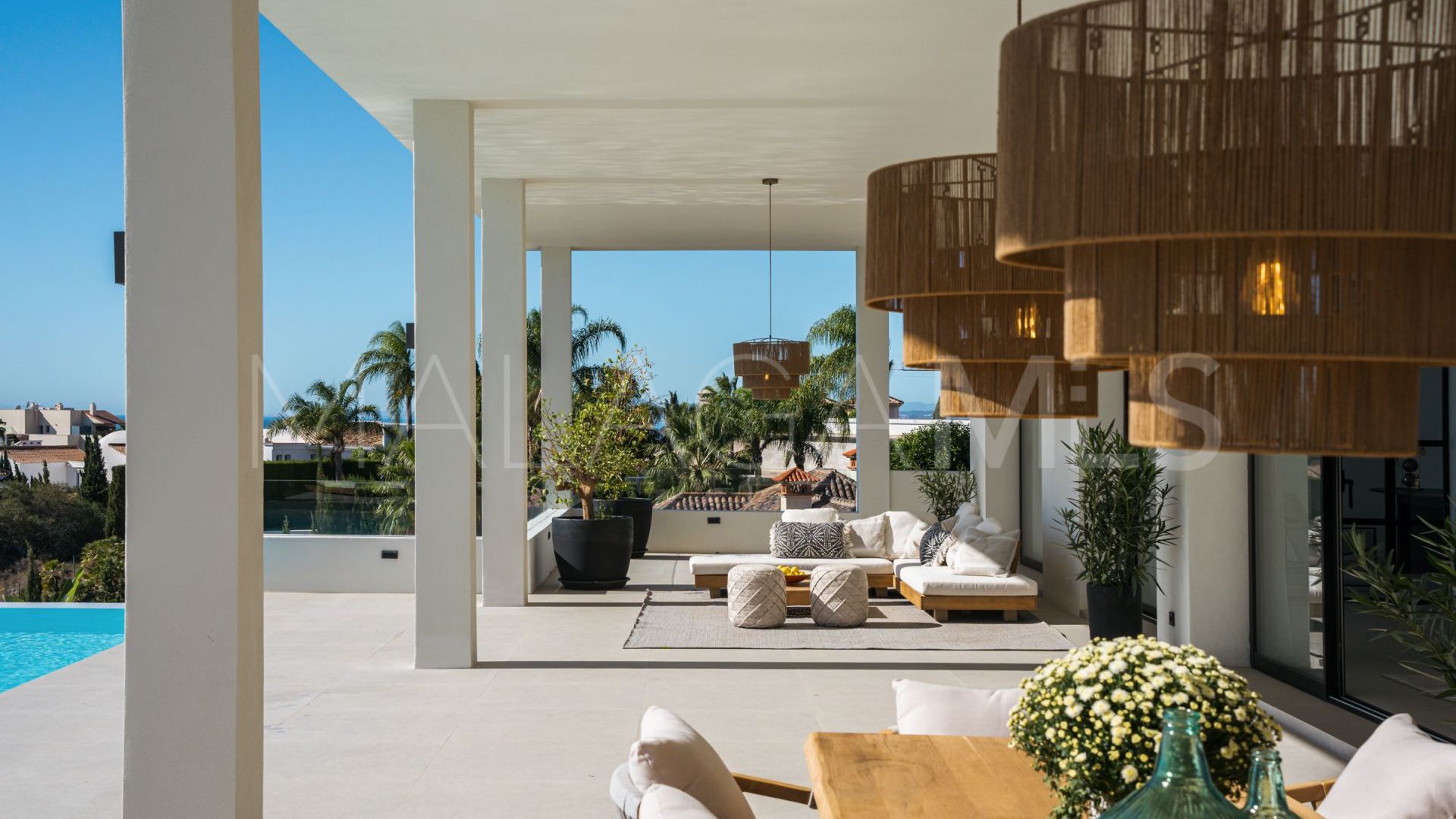 Buy villa de 6 bedrooms in Los Flamingos