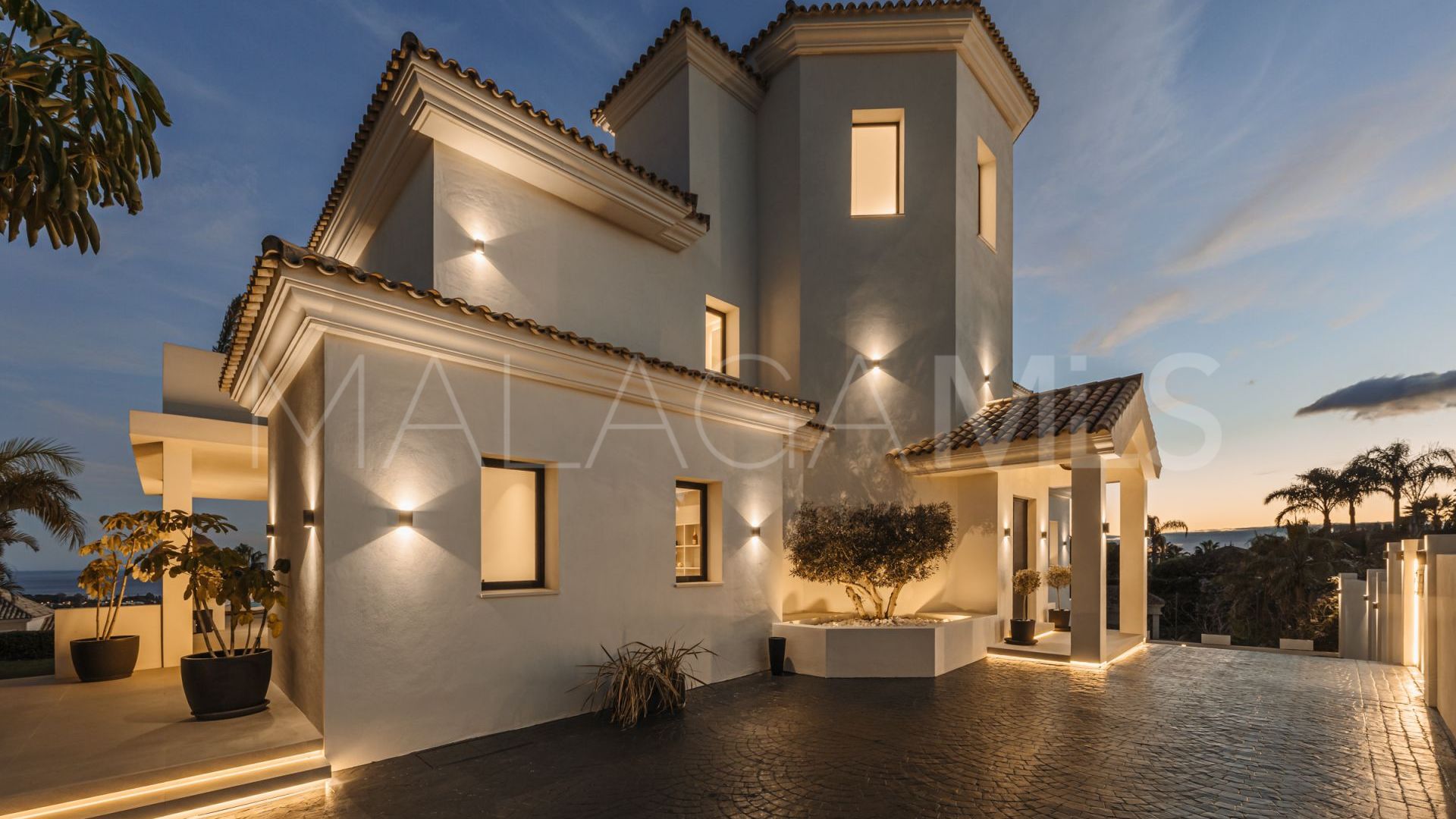 Buy villa de 6 bedrooms in Los Flamingos