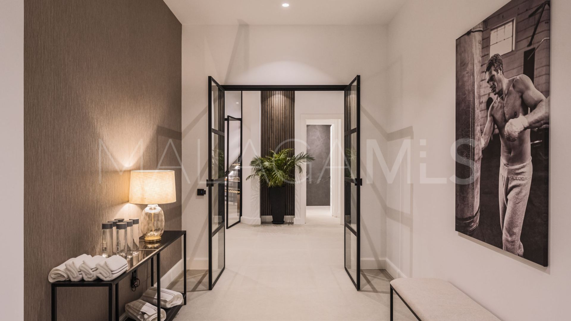 Buy villa de 6 bedrooms in Los Flamingos