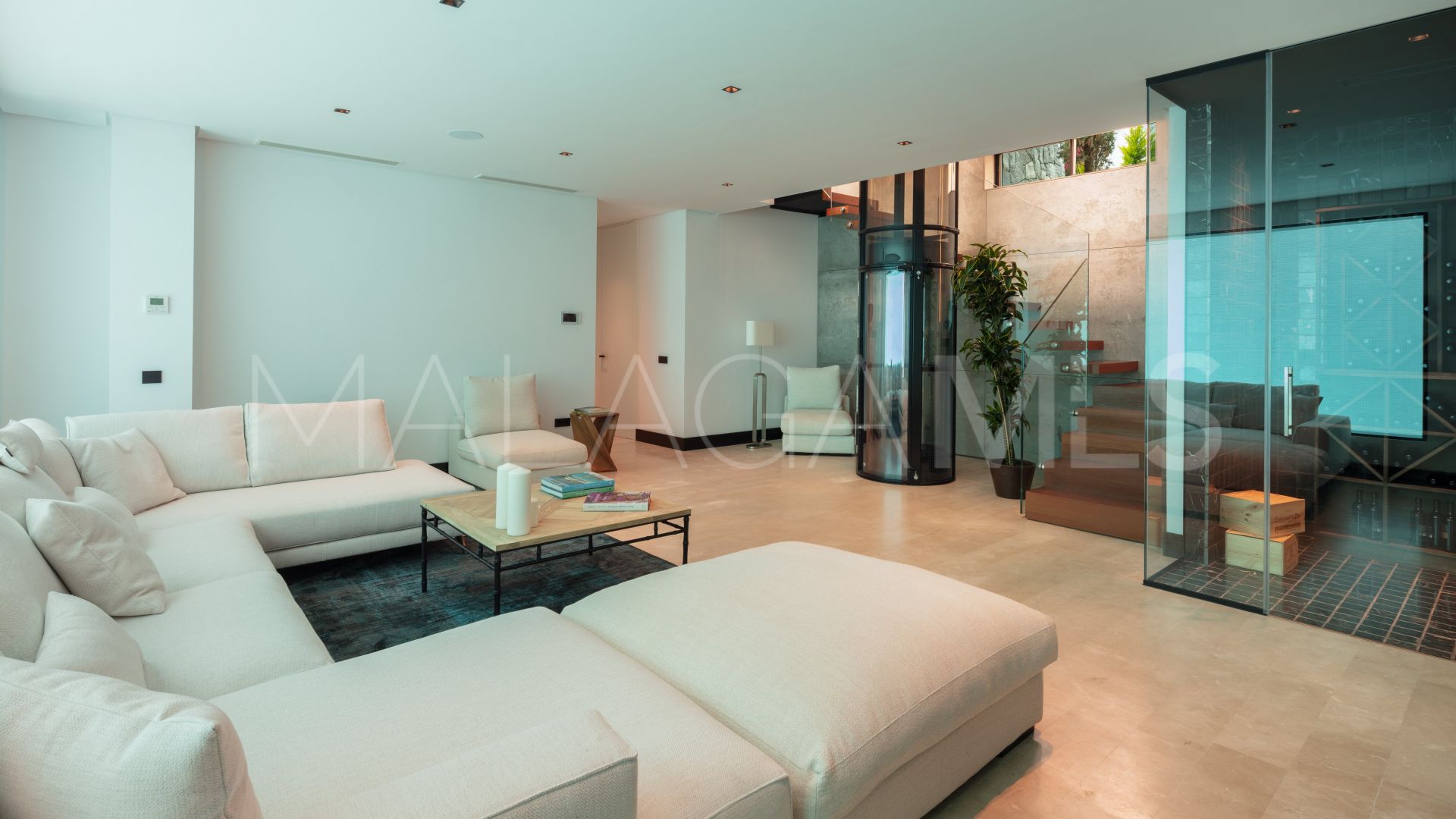 Villa for sale in Beach Side Golden Mile