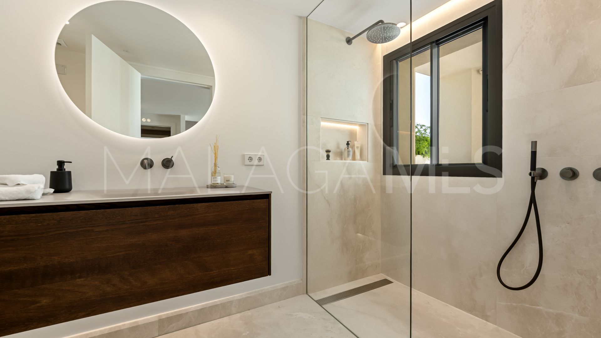 For sale Golden Mile villa