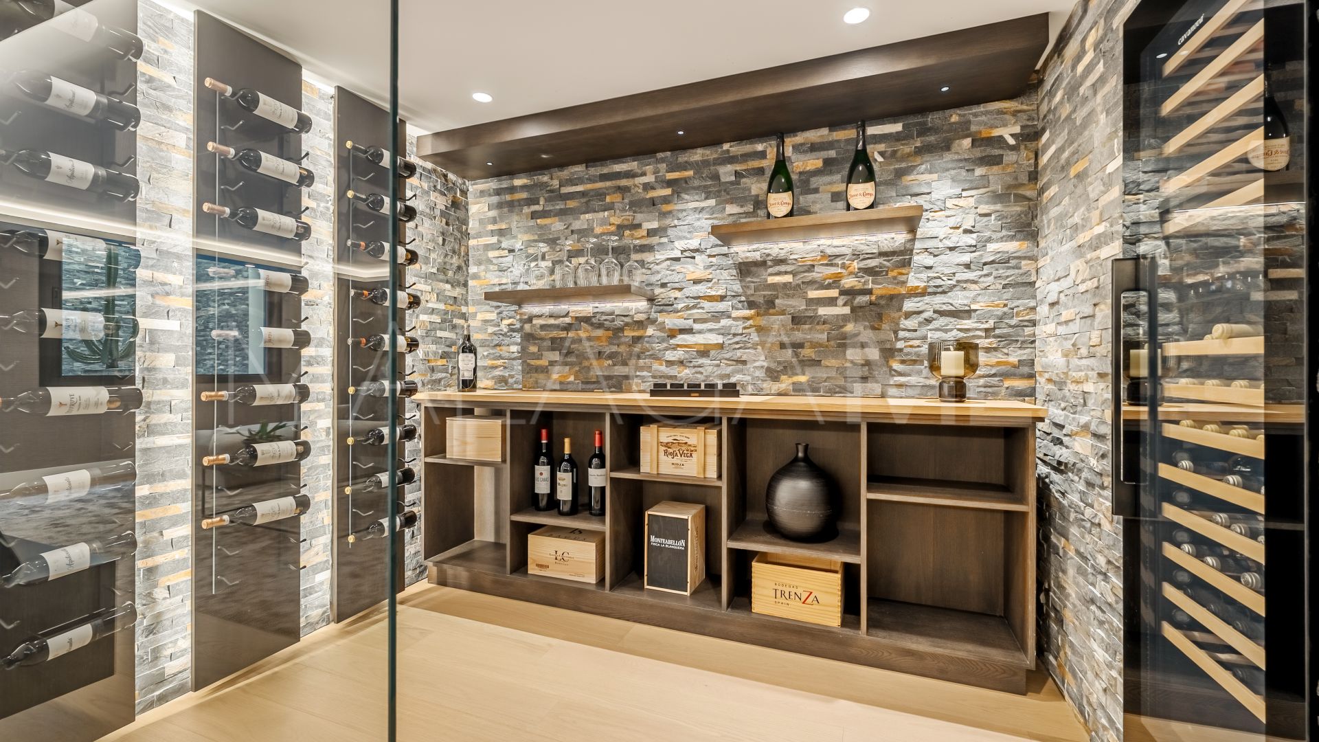 For sale Golden Mile villa