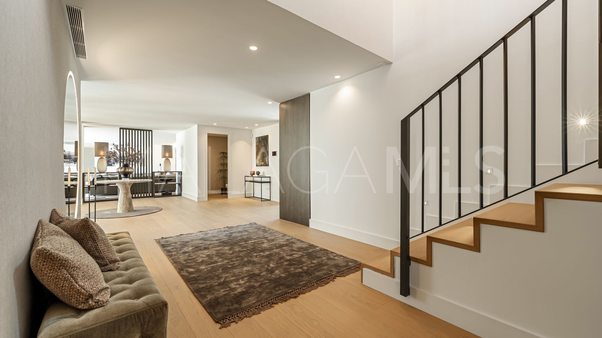 For sale Golden Mile villa