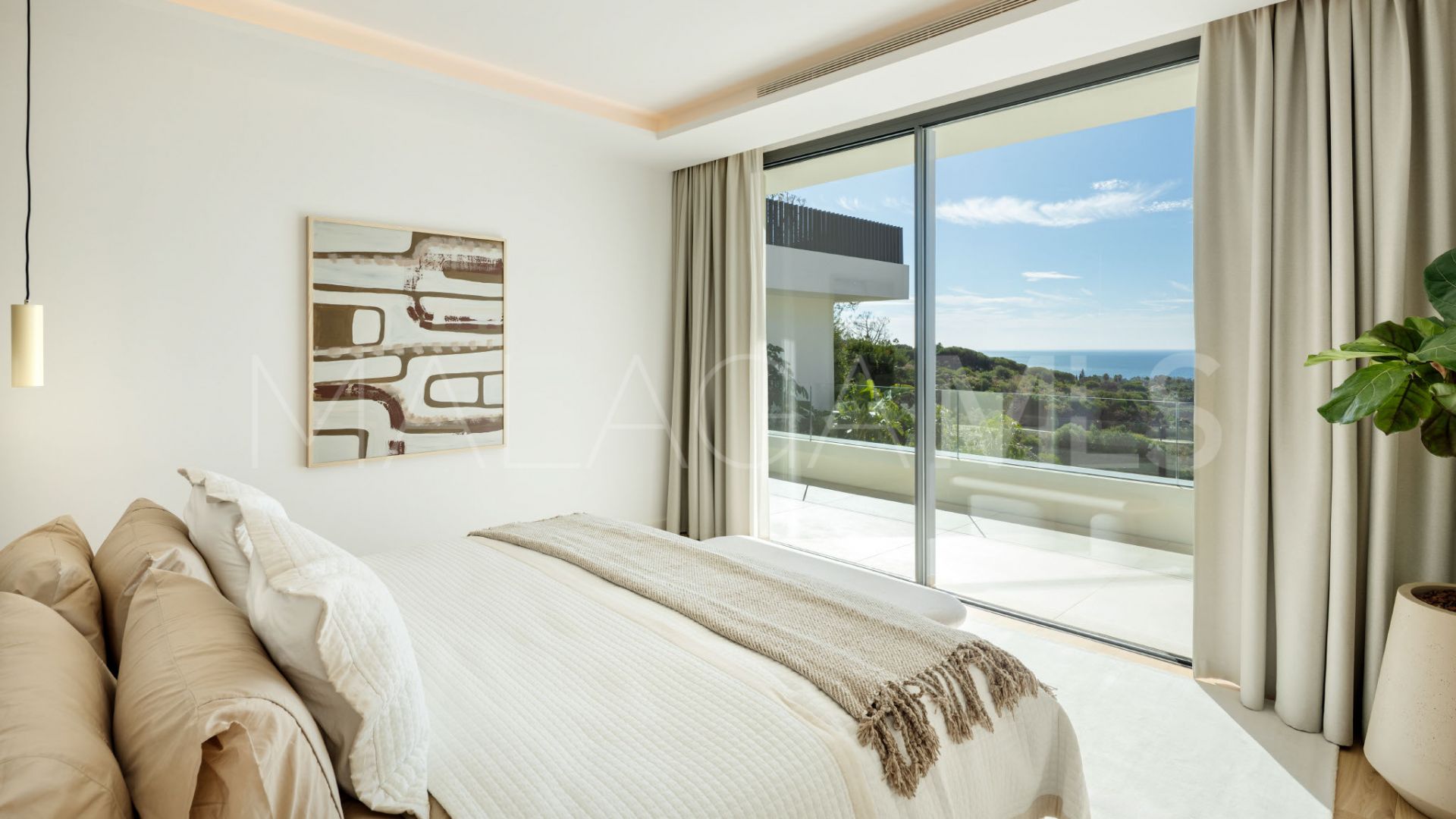 Se vende villa with 5 bedrooms in Elviria