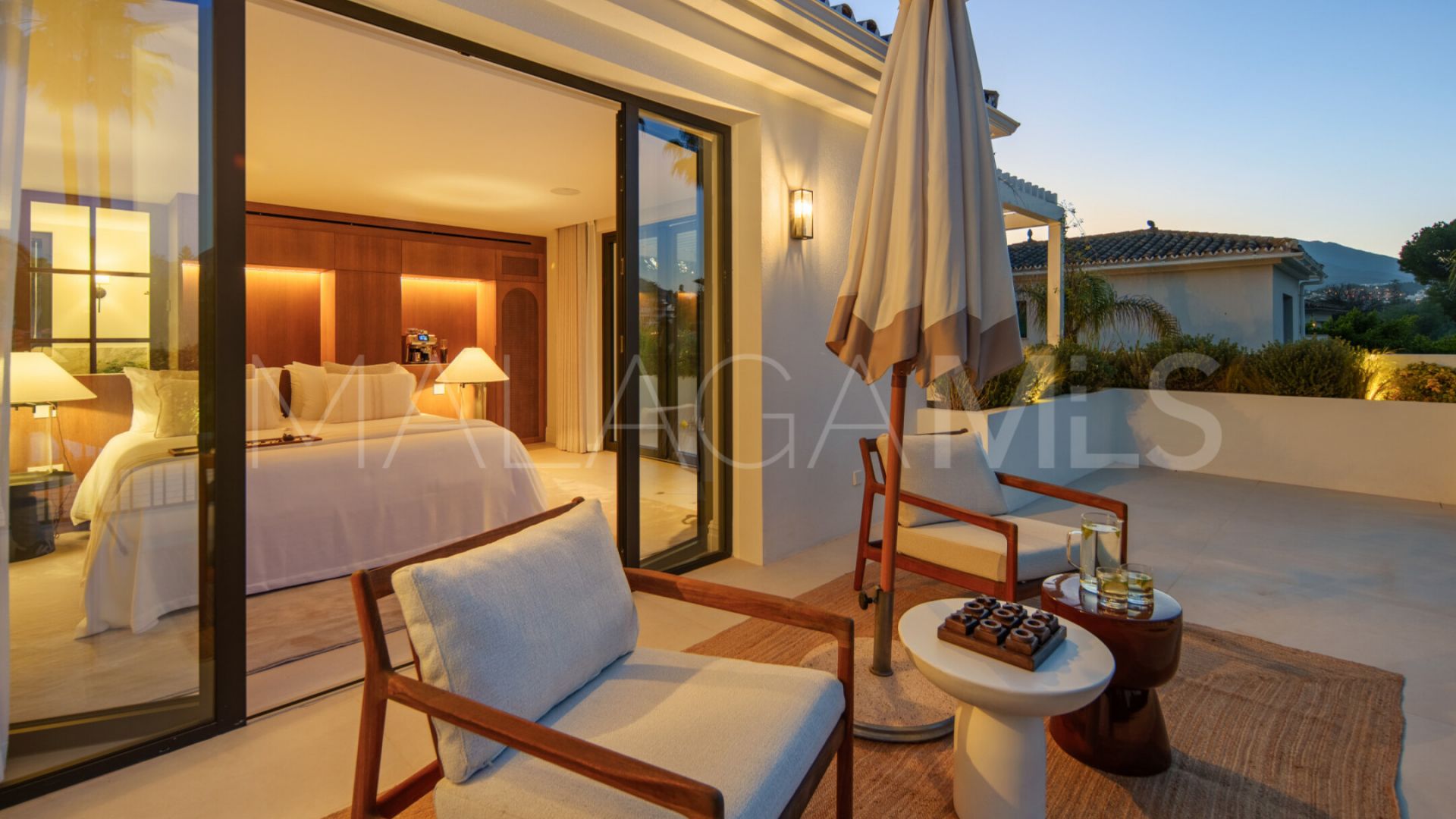 Villa for sale in Nueva Andalucia