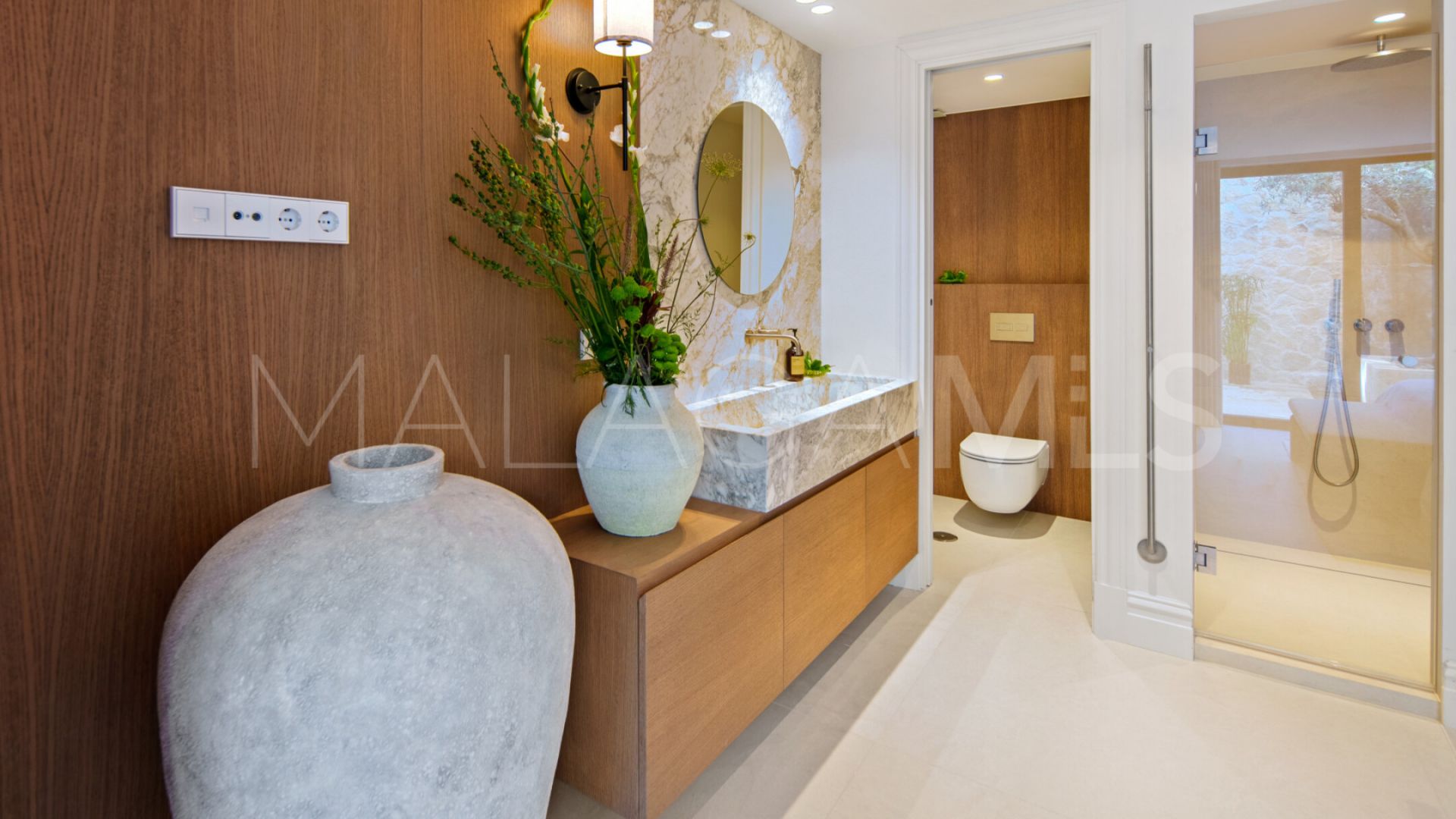 Villa for sale in Nueva Andalucia
