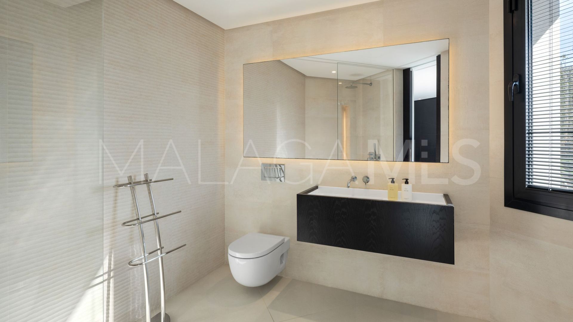 Villa for sale in El Herrojo