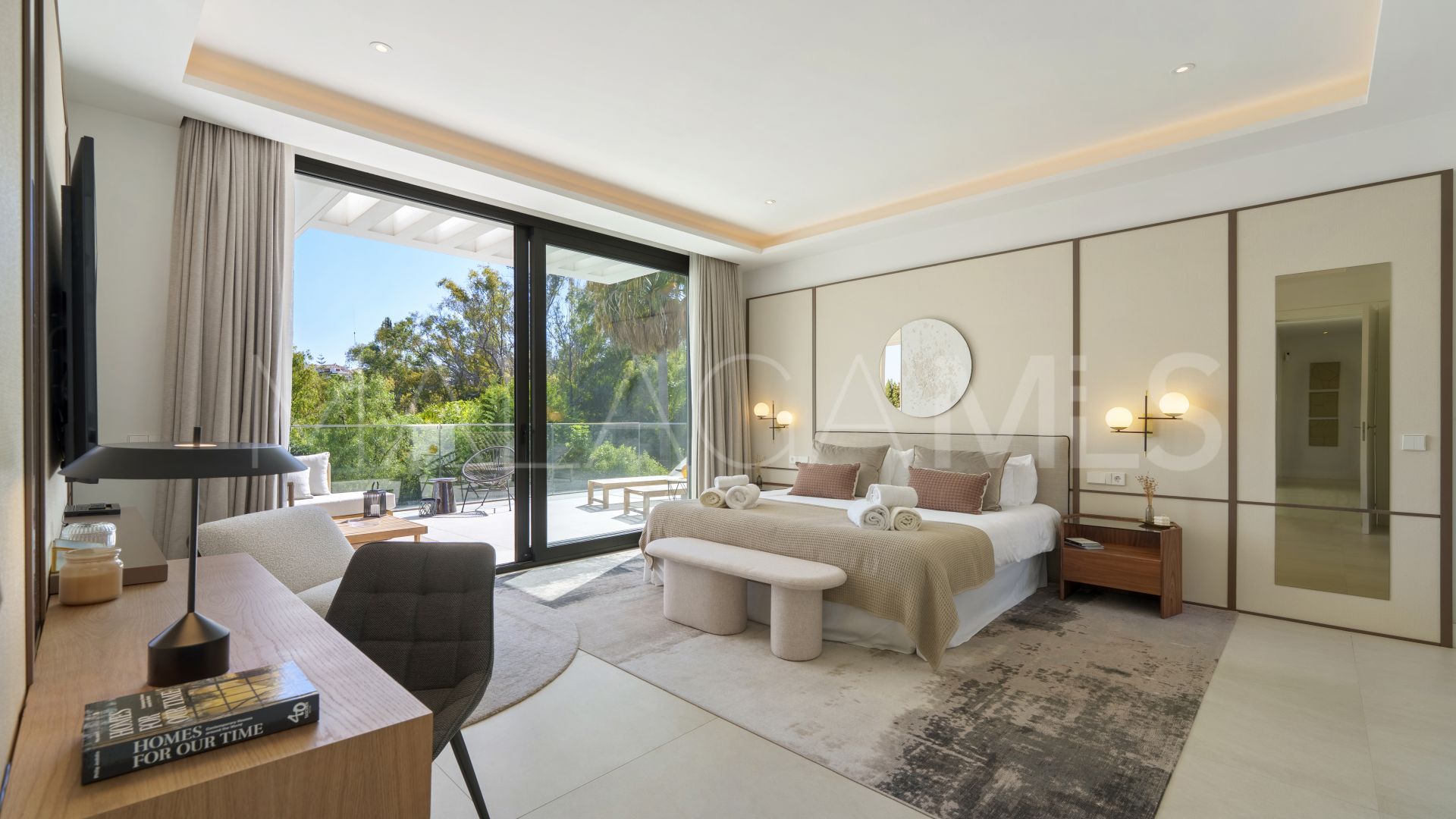 Altos de Puente Romano villa for sale