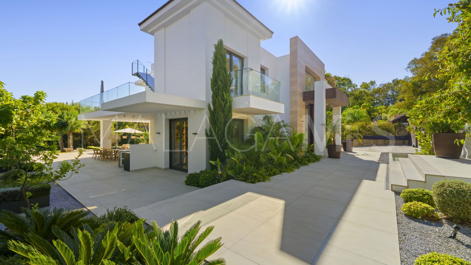 Altos de Puente Romano villa for sale