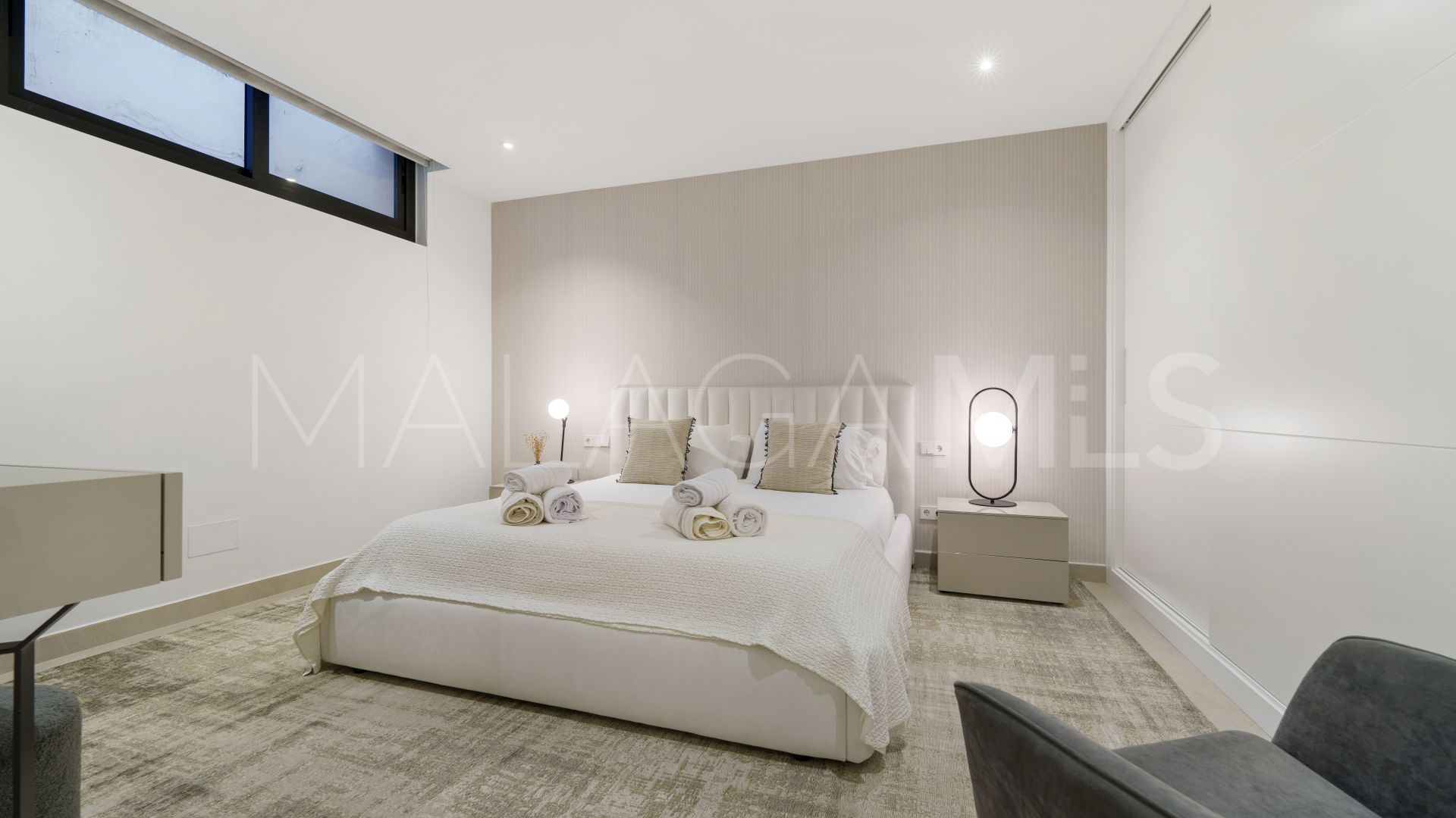 Altos de Puente Romano villa for sale