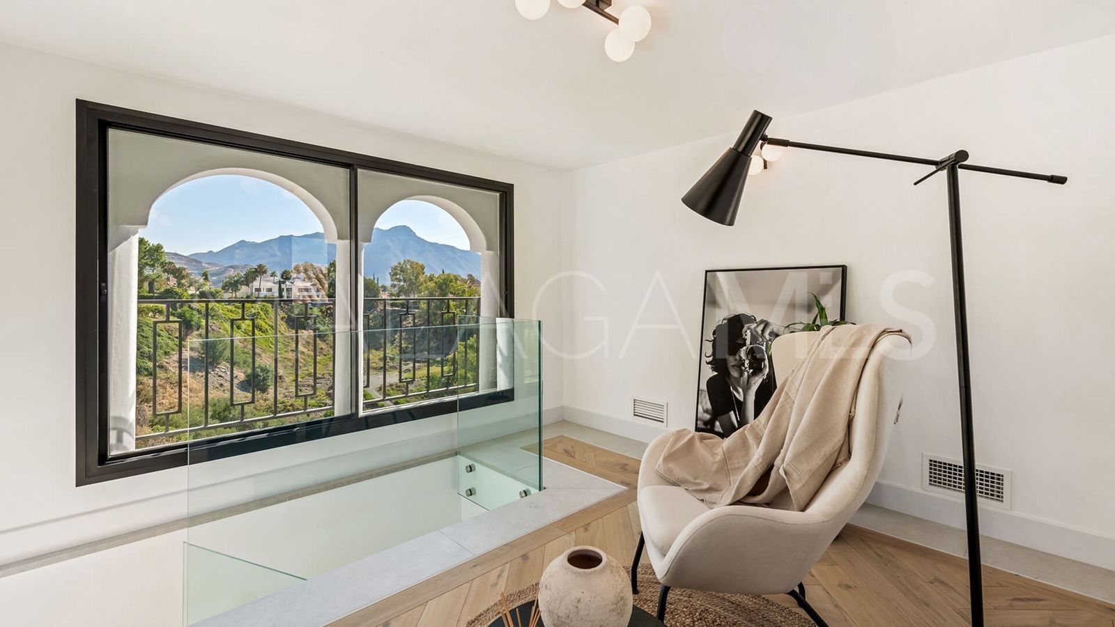 Villa for sale in Monte Halcones