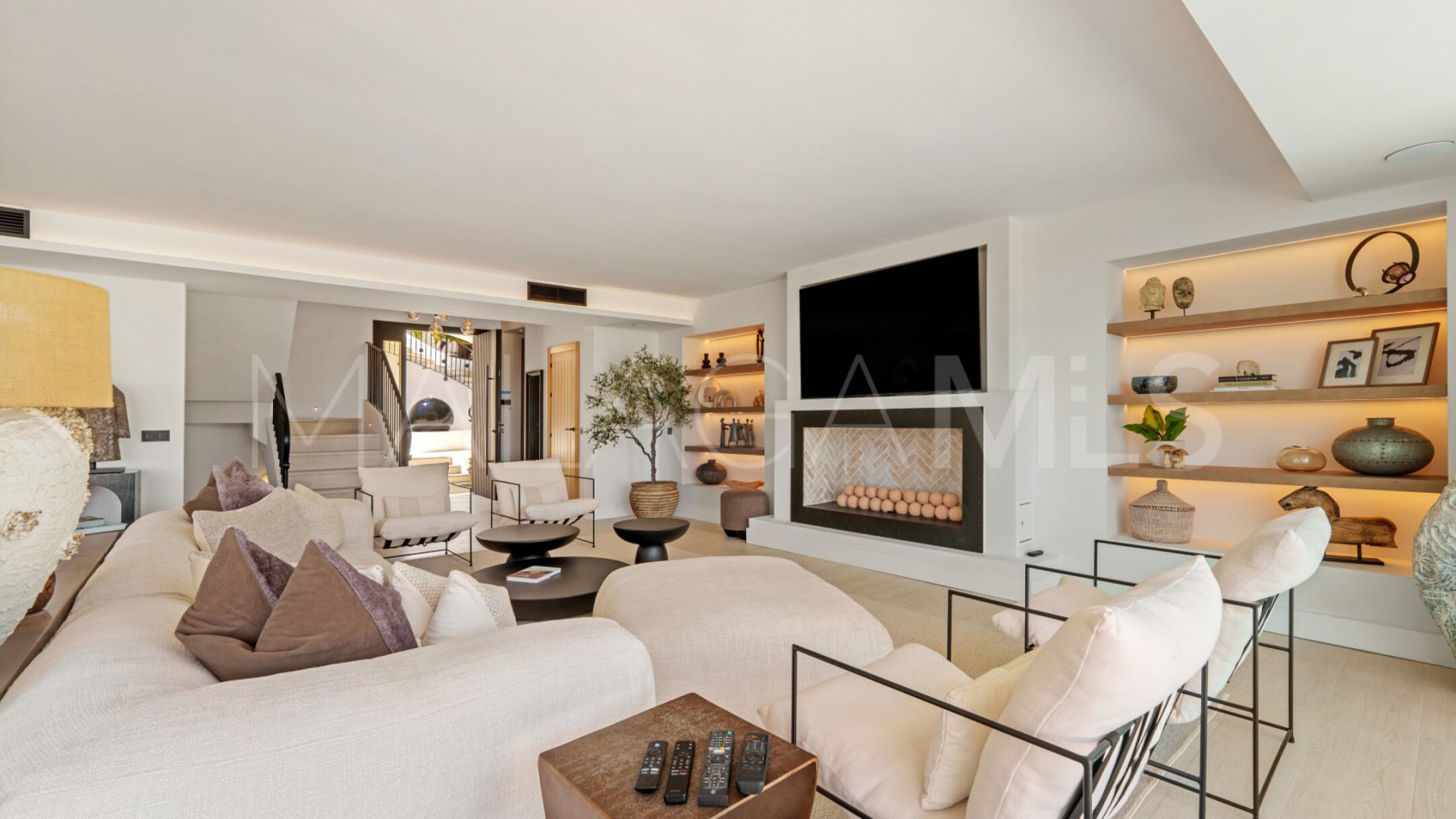 Villa for sale in Nueva Andalucia