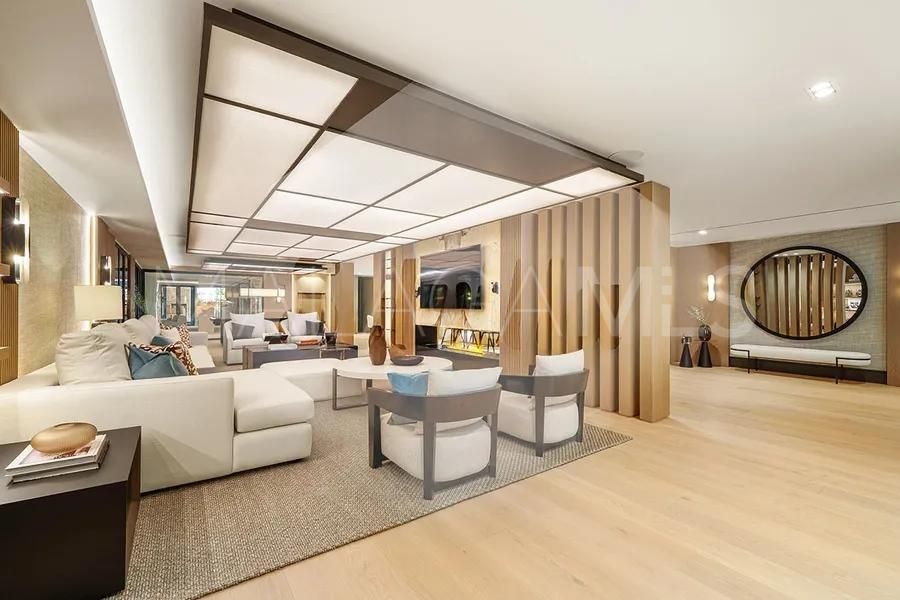 Villa for sale in Nueva Andalucia