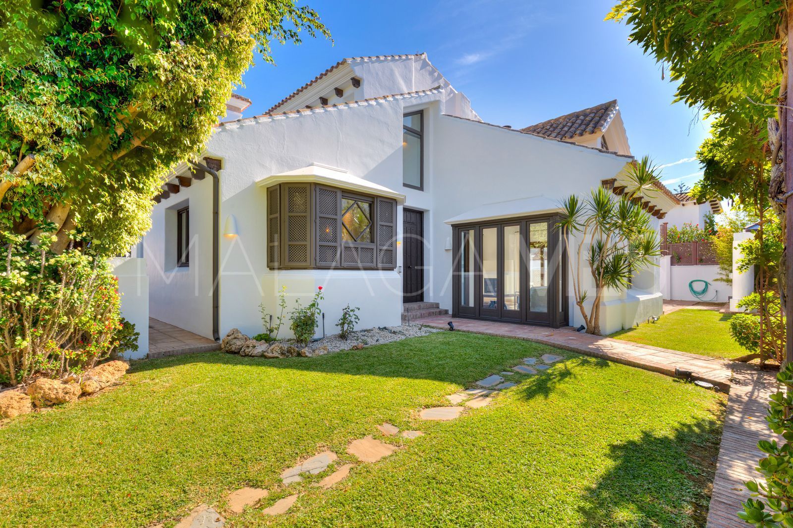 Villa for sale in Guadalmina Alta