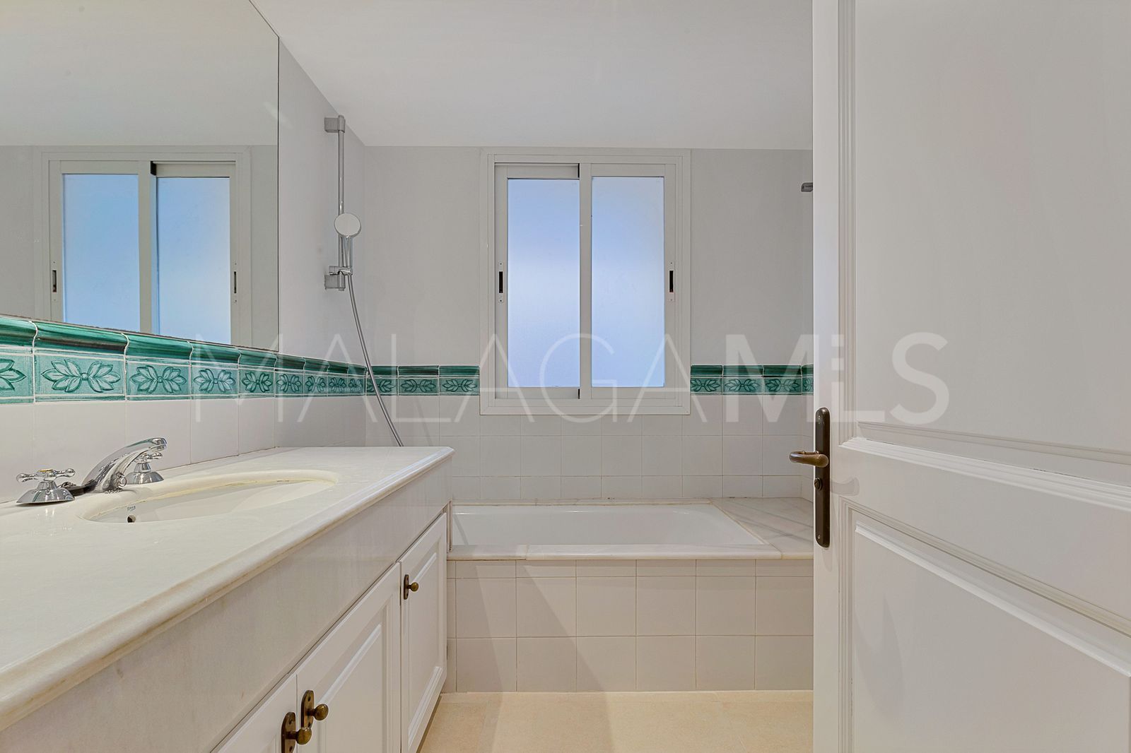 Villa for sale in Guadalmina Alta