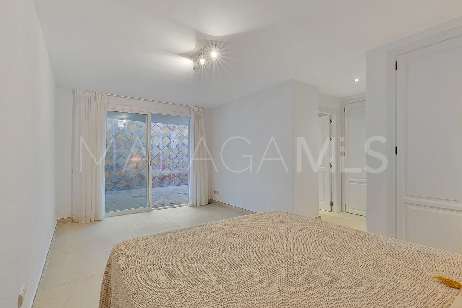Villa for sale in Guadalmina Alta