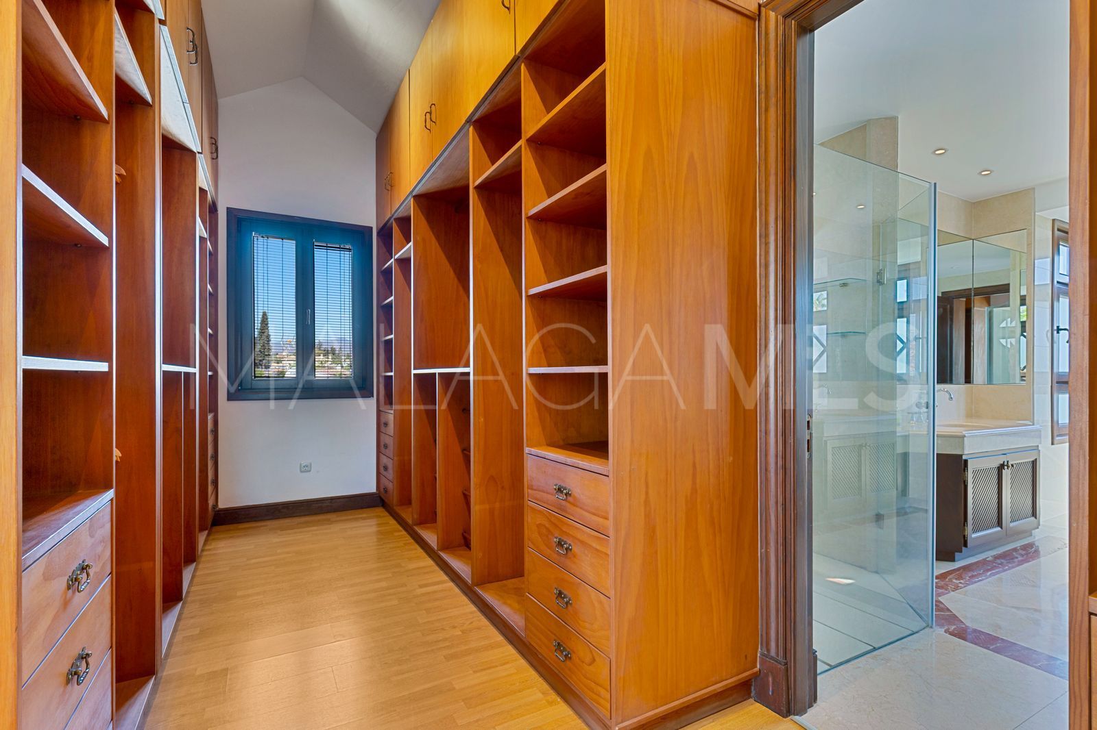 Villa for sale in Guadalmina Alta