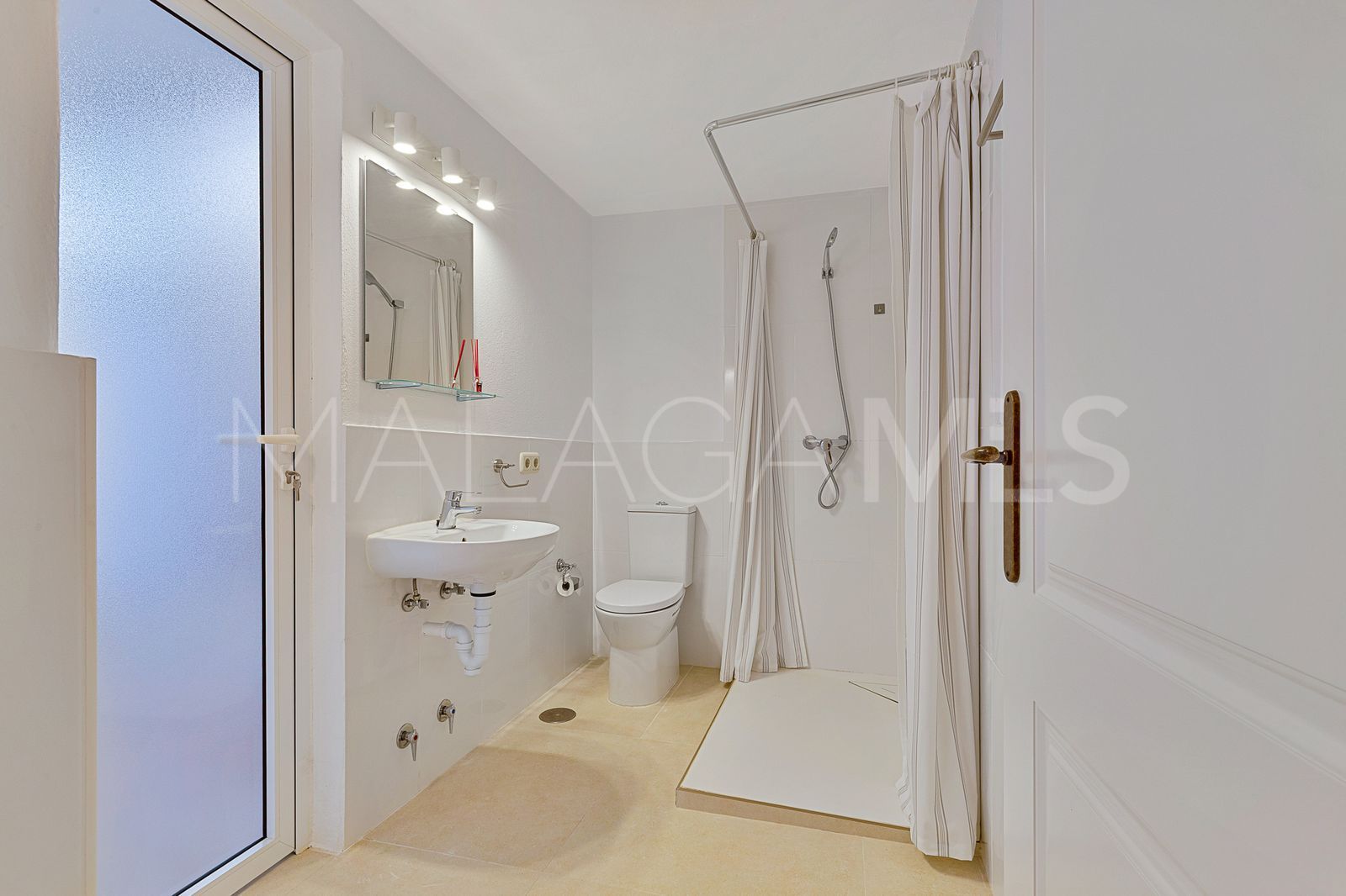 Villa for sale in Guadalmina Alta