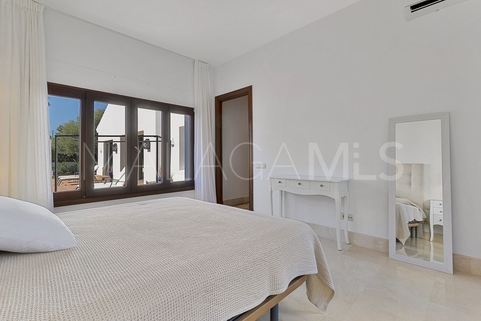 Villa for sale in Guadalmina Alta