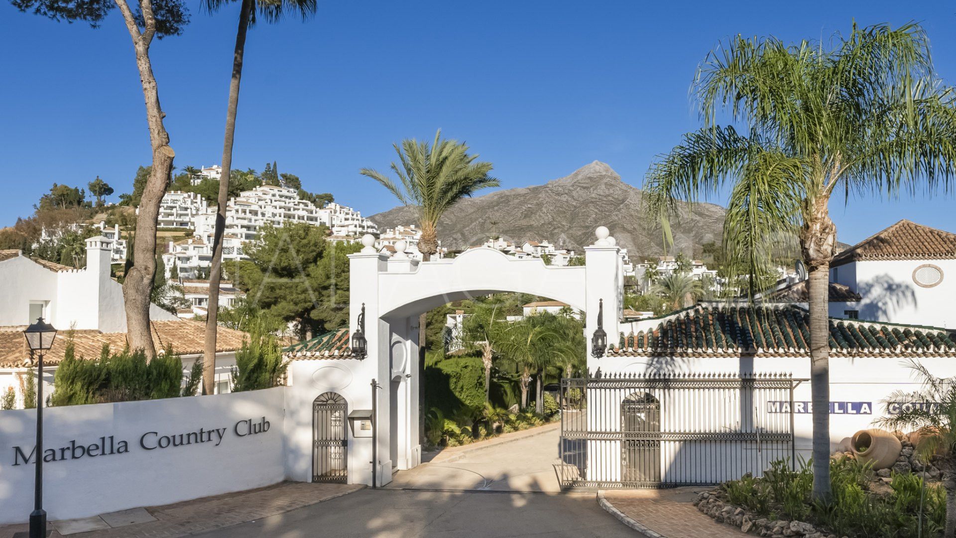 Villa for sale in Marbella Country Club