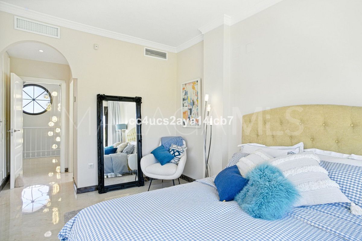 For sale Estepona West villa with 3 bedrooms
