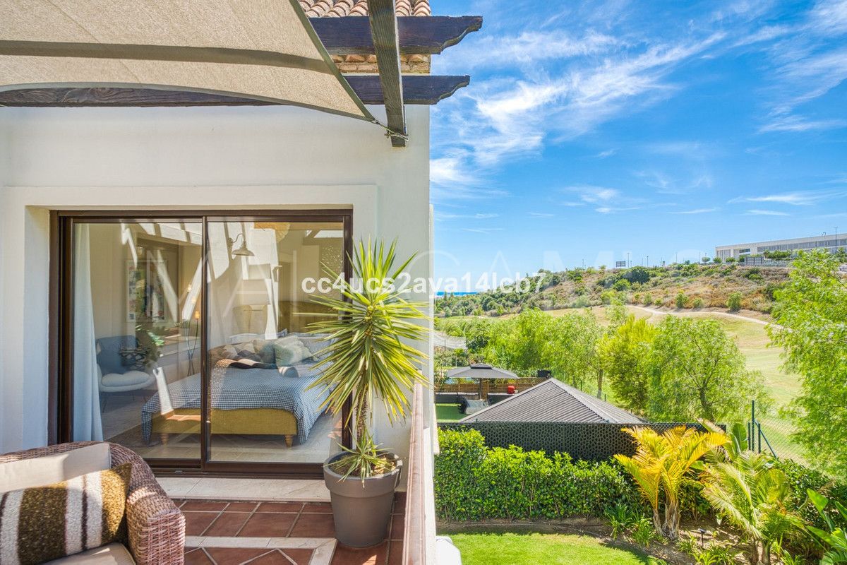 For sale Estepona West villa with 3 bedrooms