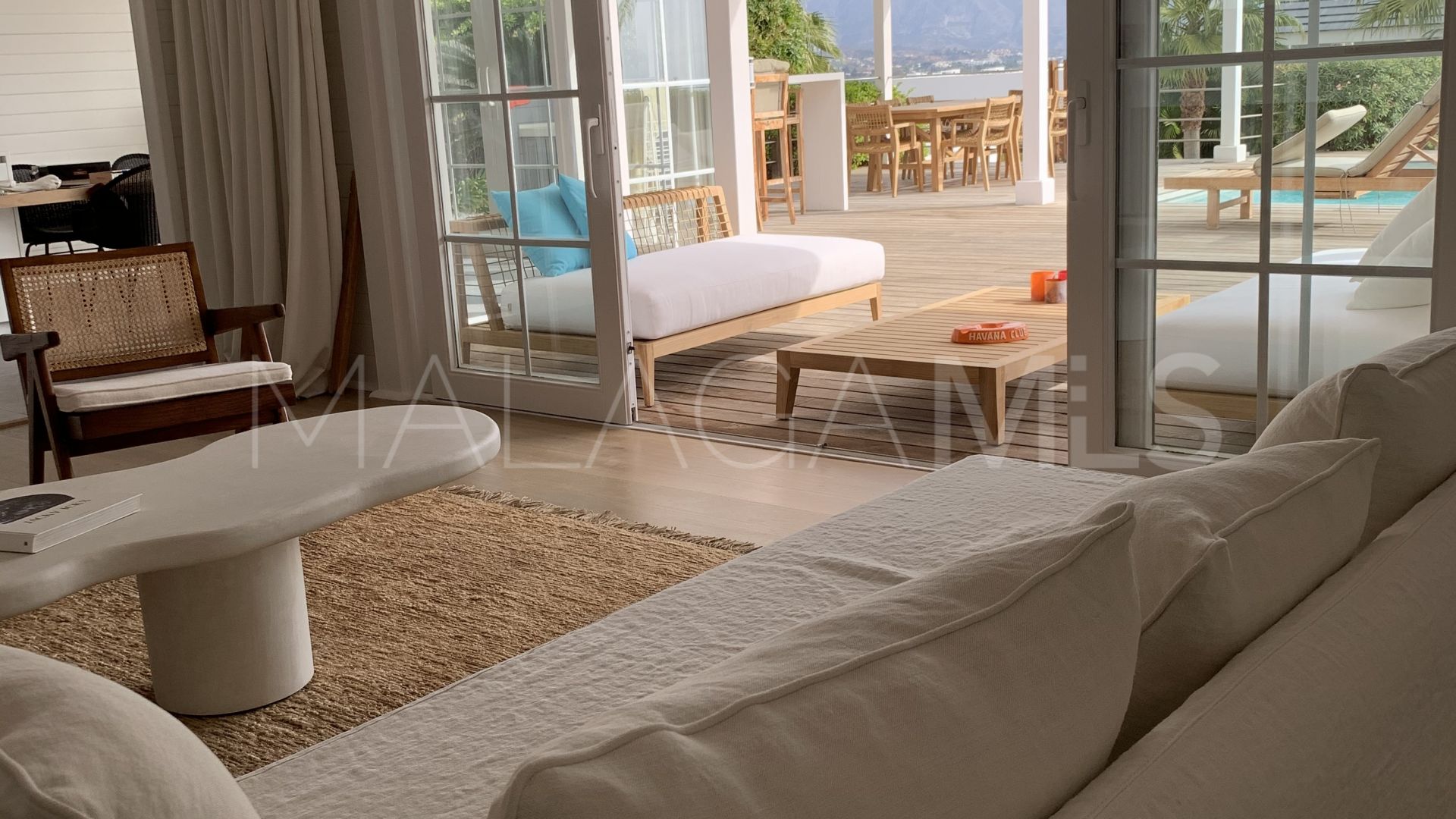 Villa for sale in Benahavis