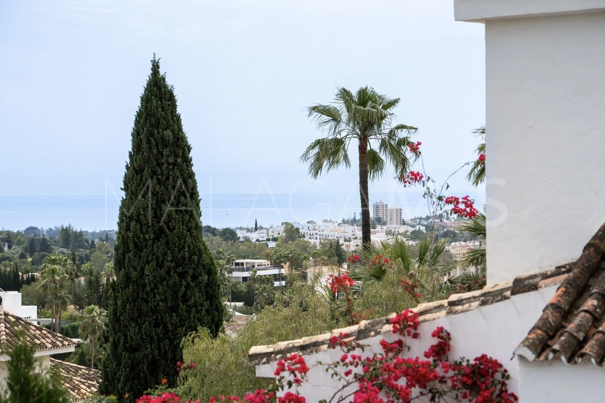 Villa for sale in Los Naranjos Hill Club