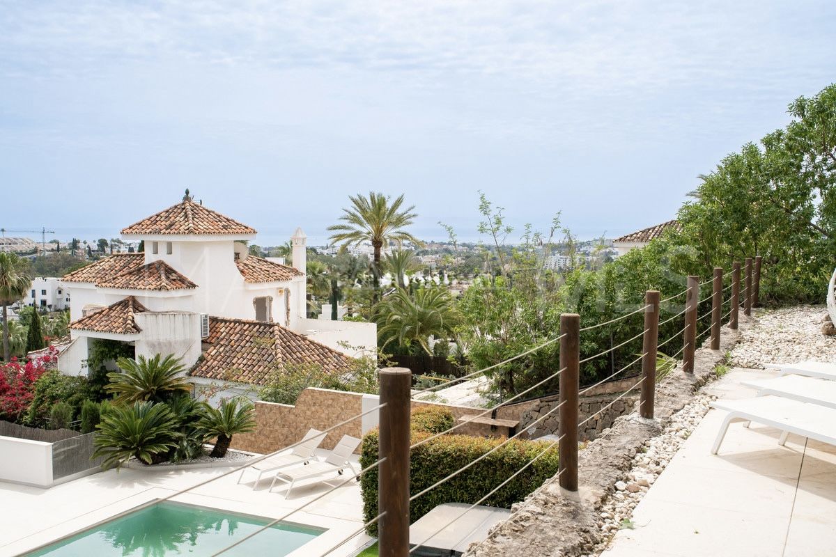 Villa for sale in Los Naranjos Hill Club