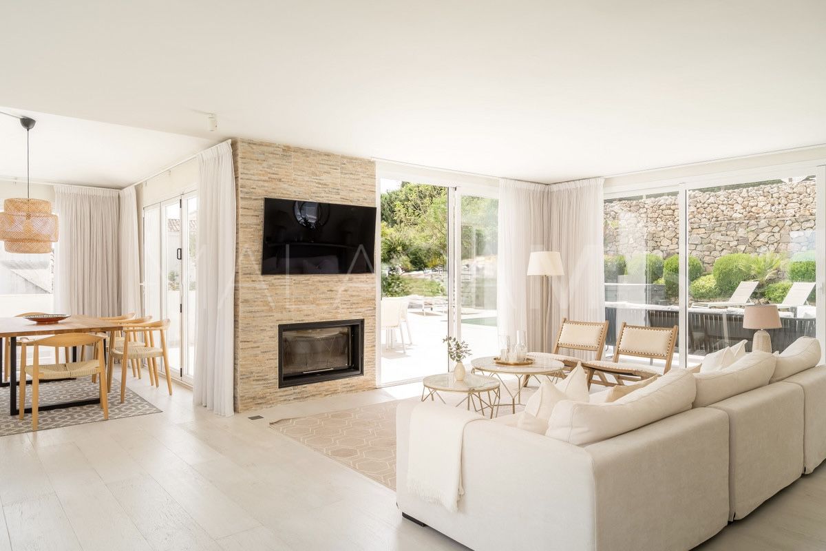 Villa for sale in Los Naranjos Hill Club