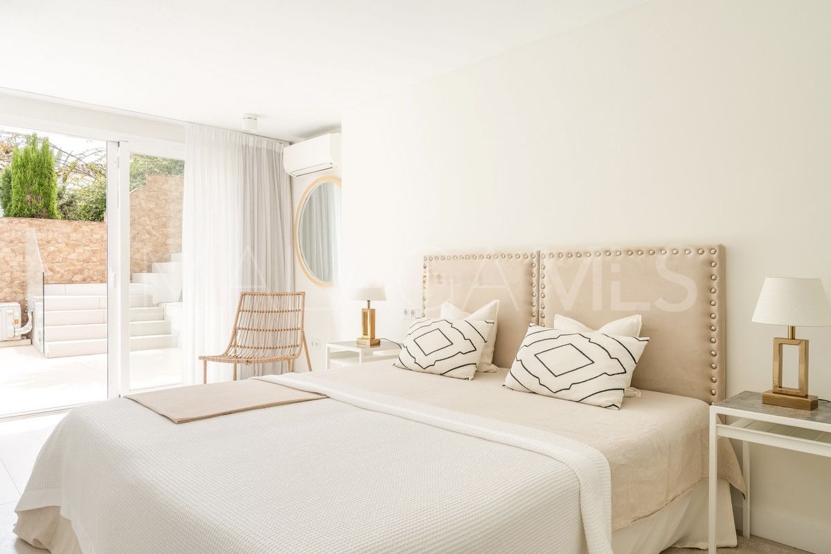 Villa for sale in Los Naranjos Hill Club