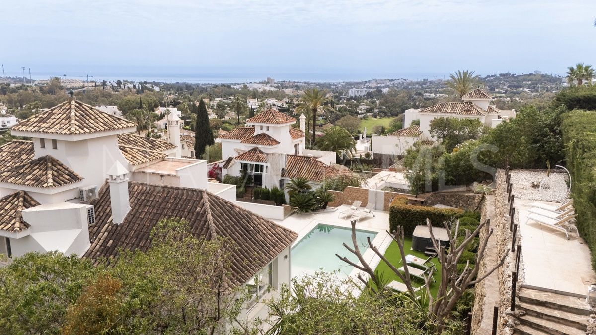 Villa for sale in Los Naranjos Hill Club