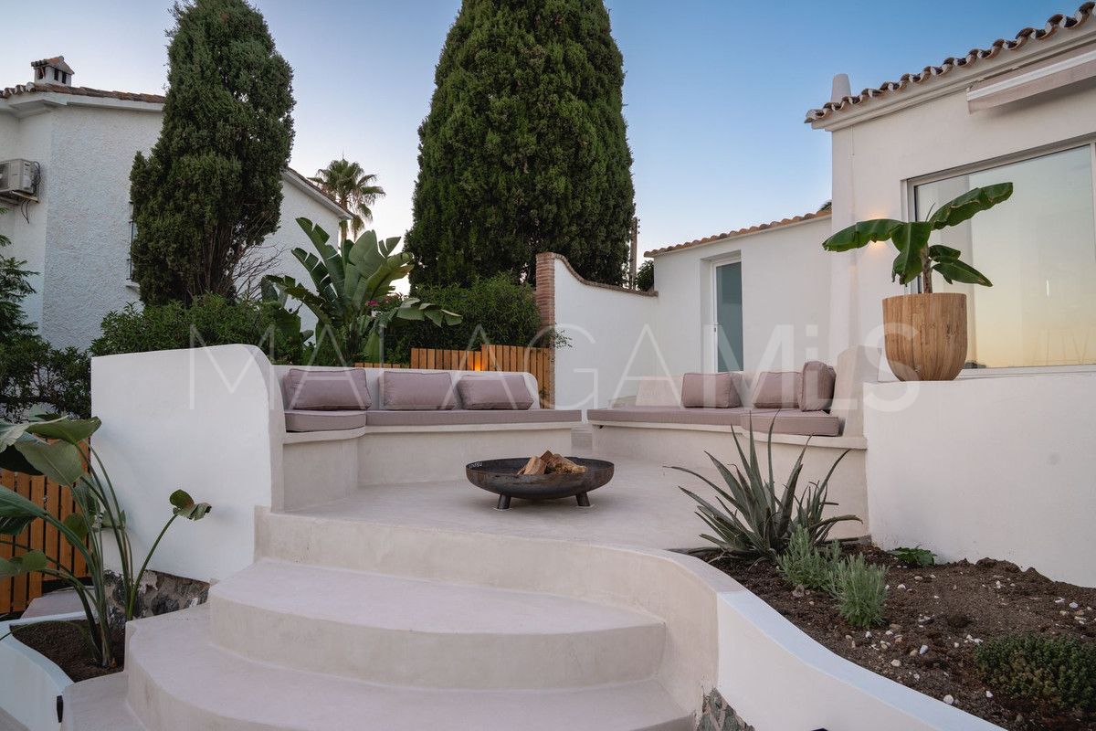 Villa for sale in Guadalmina Alta