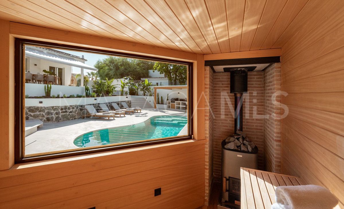 Villa for sale in Guadalmina Alta