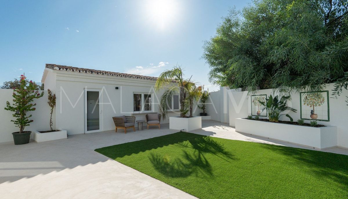 Villa for sale in Guadalmina Alta