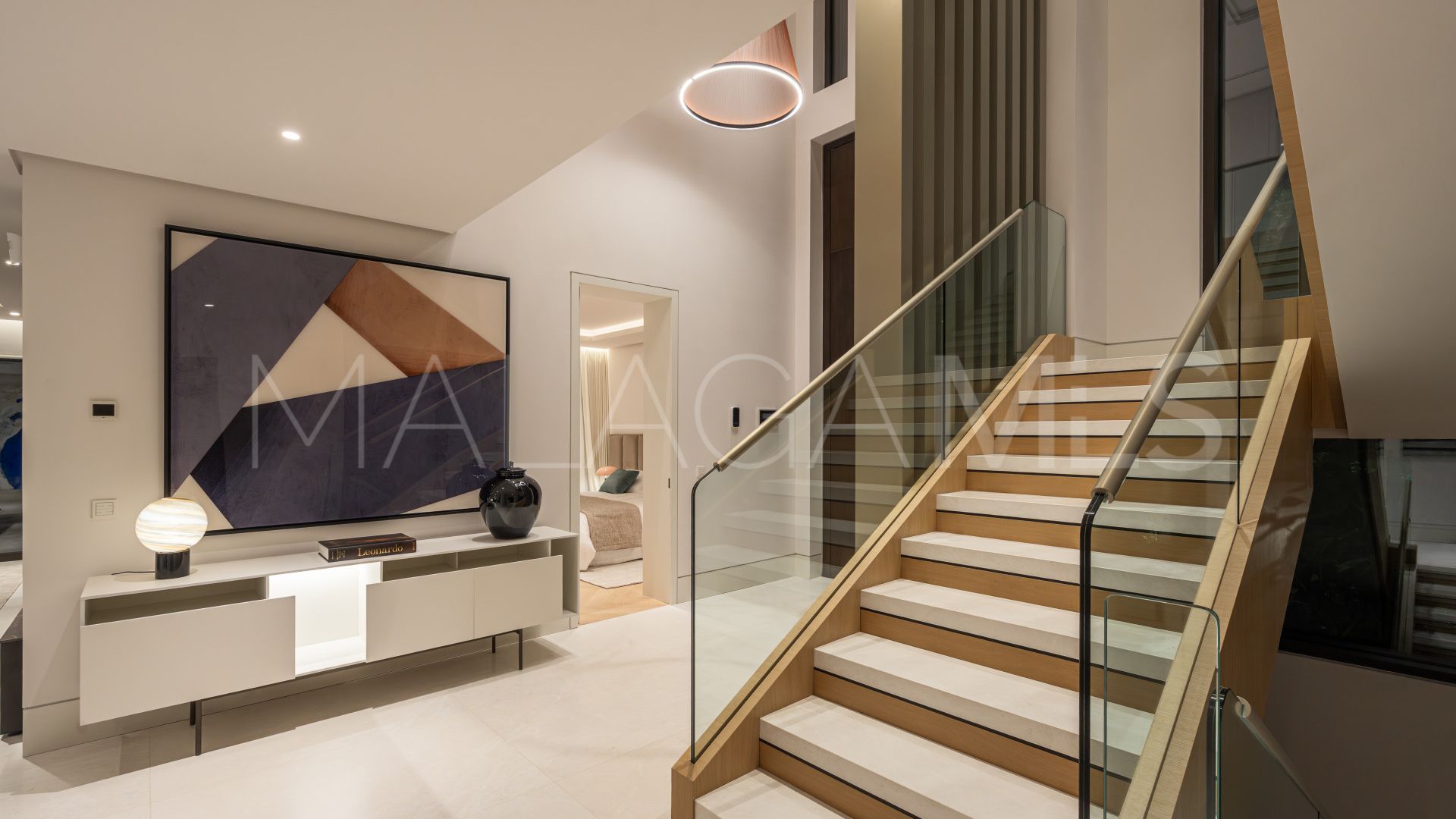 Villa for sale in Marbella Hill Club with 5 bedrooms