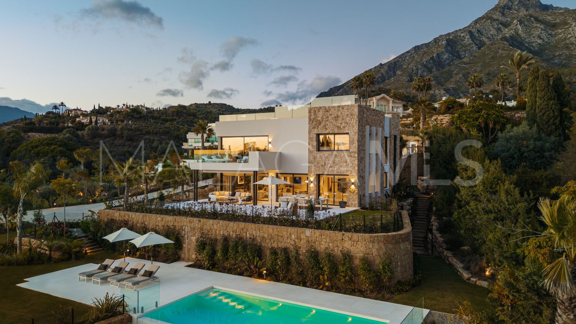 Villa for sale in Marbella Hill Club with 5 bedrooms