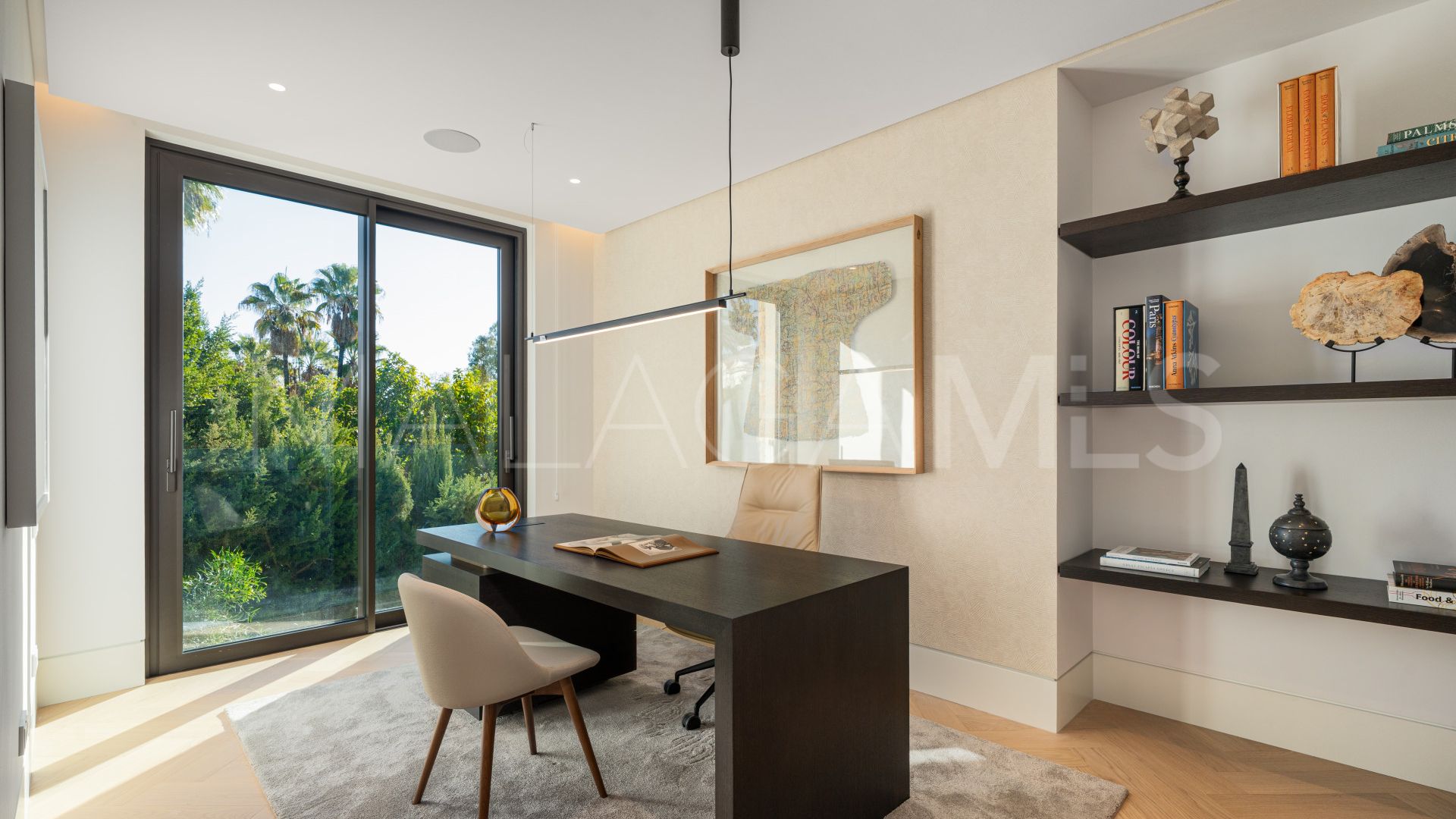 Villa for sale in Marbella Hill Club with 5 bedrooms