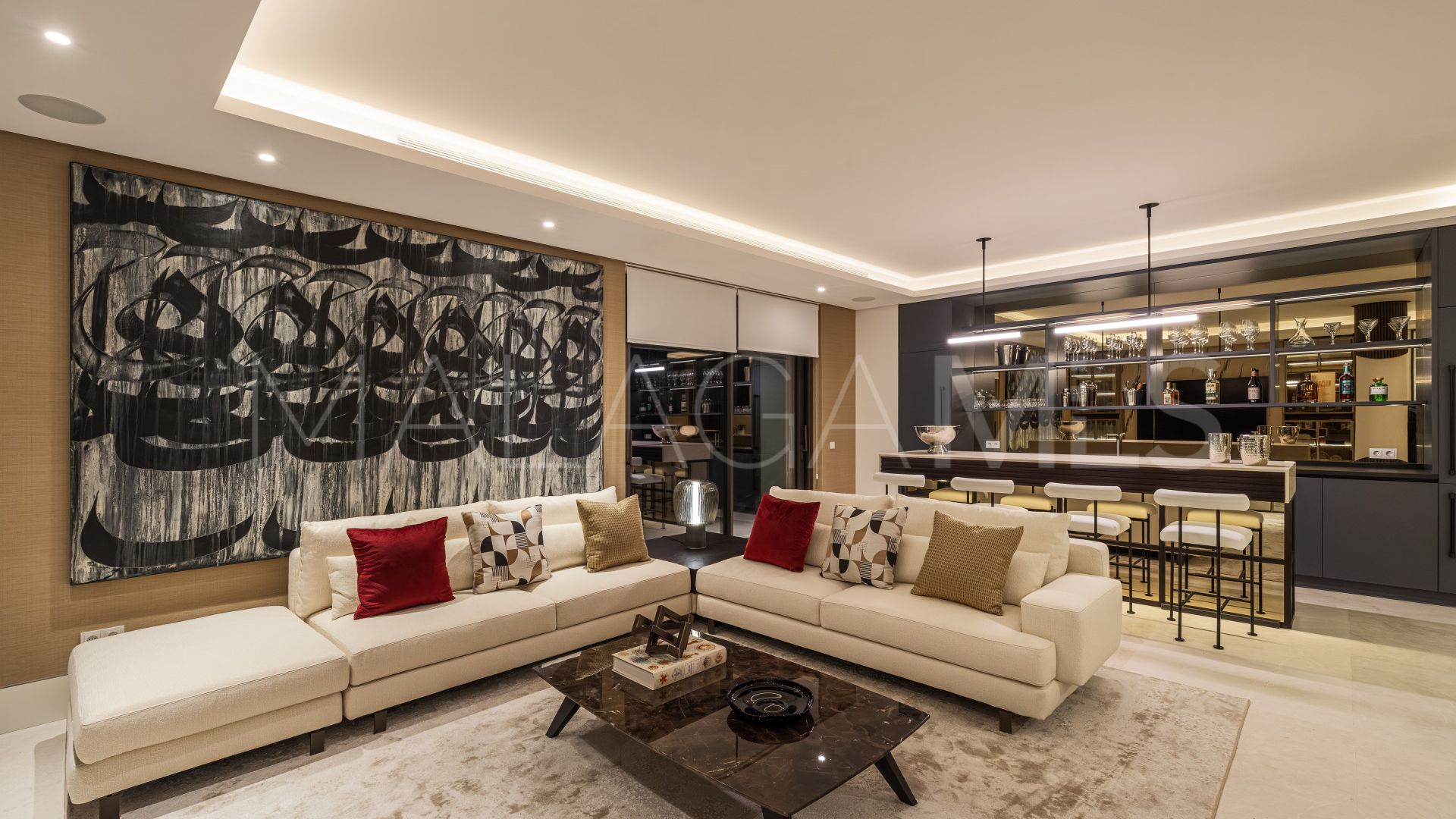 Villa for sale in Marbella Hill Club with 5 bedrooms