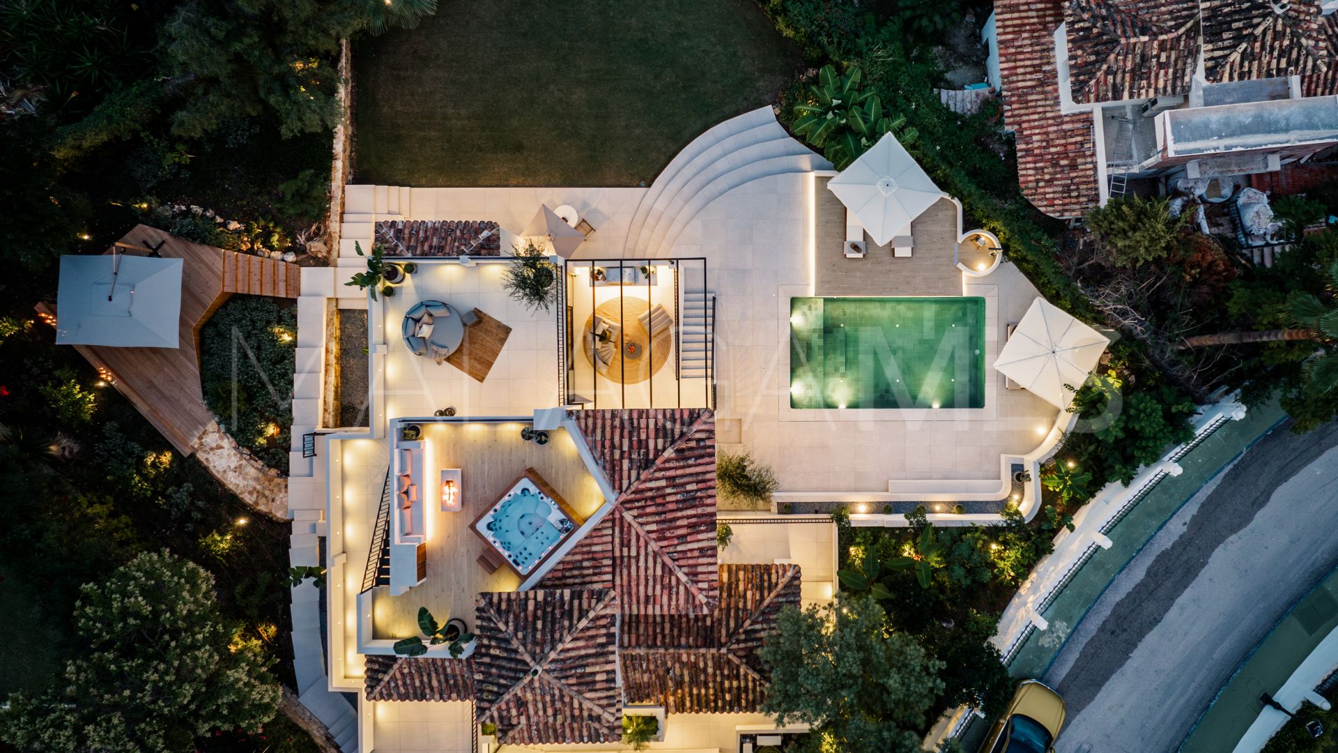 For sale villa with 5 bedrooms in Los Naranjos Hill Club