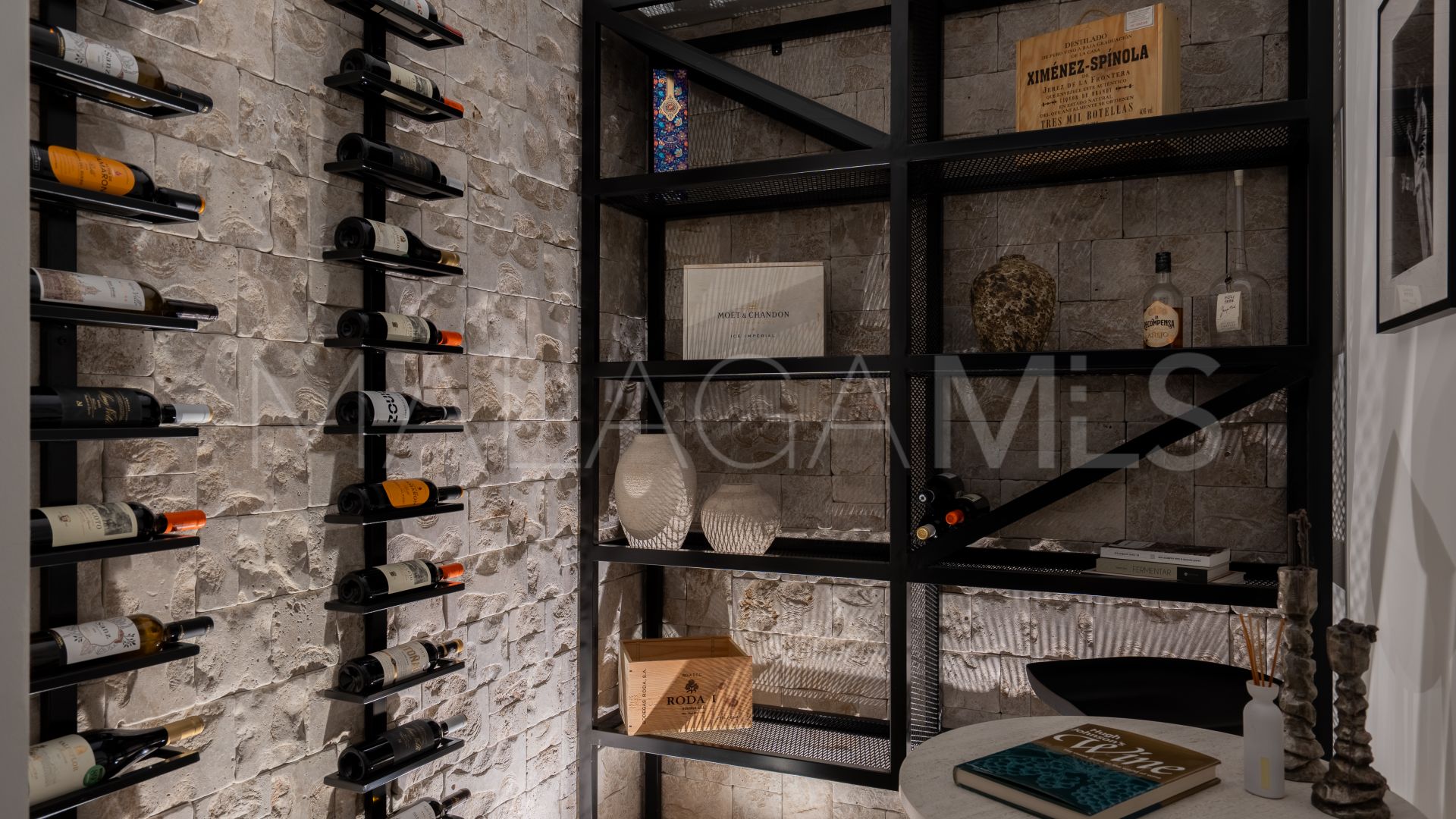 For sale villa with 5 bedrooms in Los Naranjos Hill Club