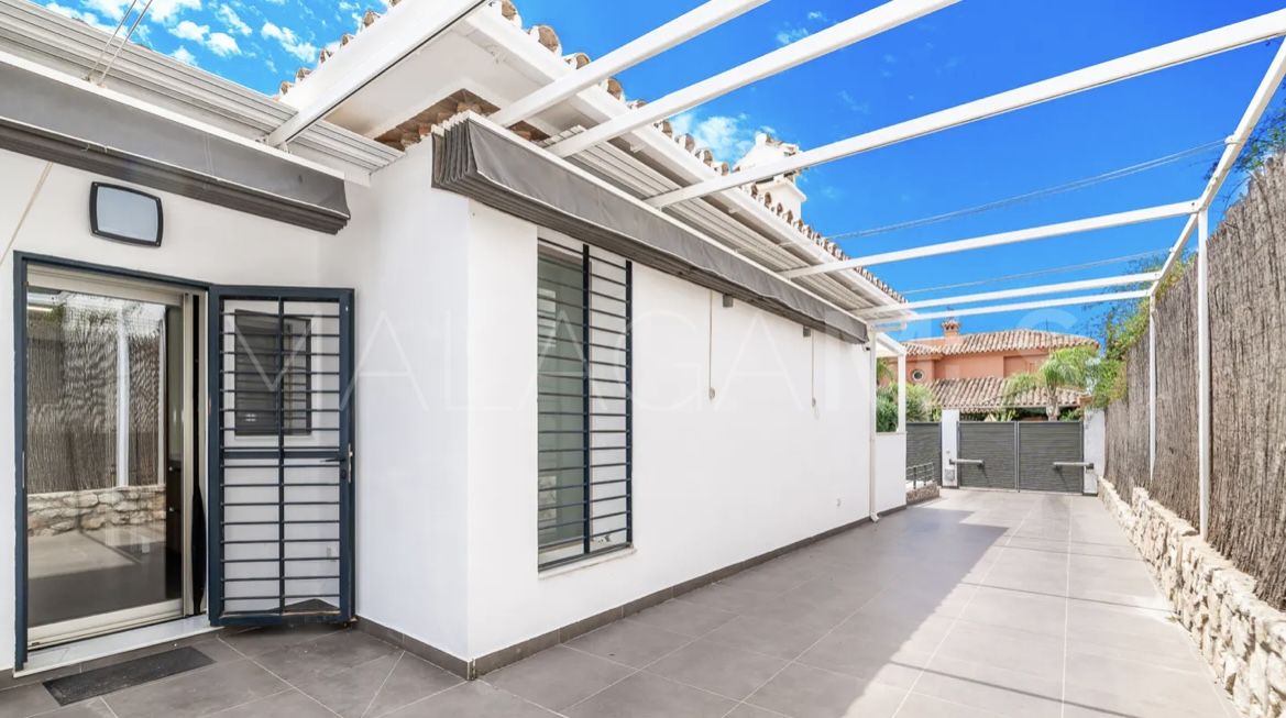 For sale villa in Las Chapas