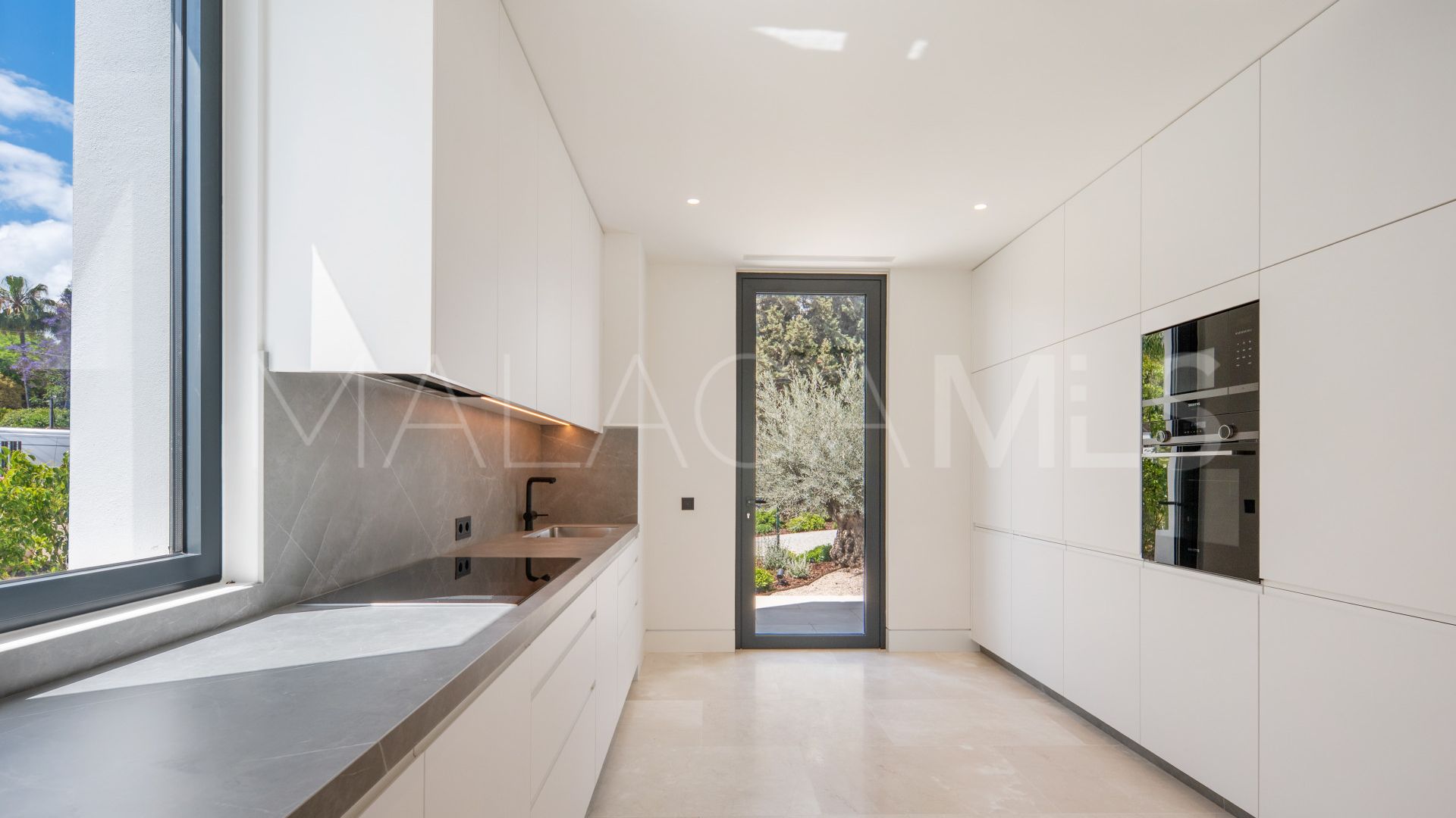 Villa with 6 bedrooms for sale in Rocio de Nagüeles