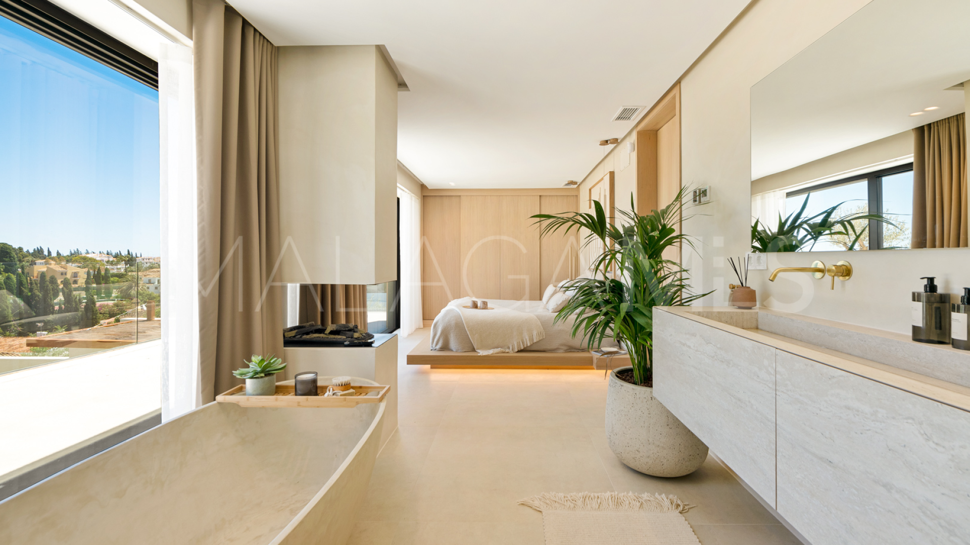 For sale villa with 5 bedrooms in Nueva Andalucia