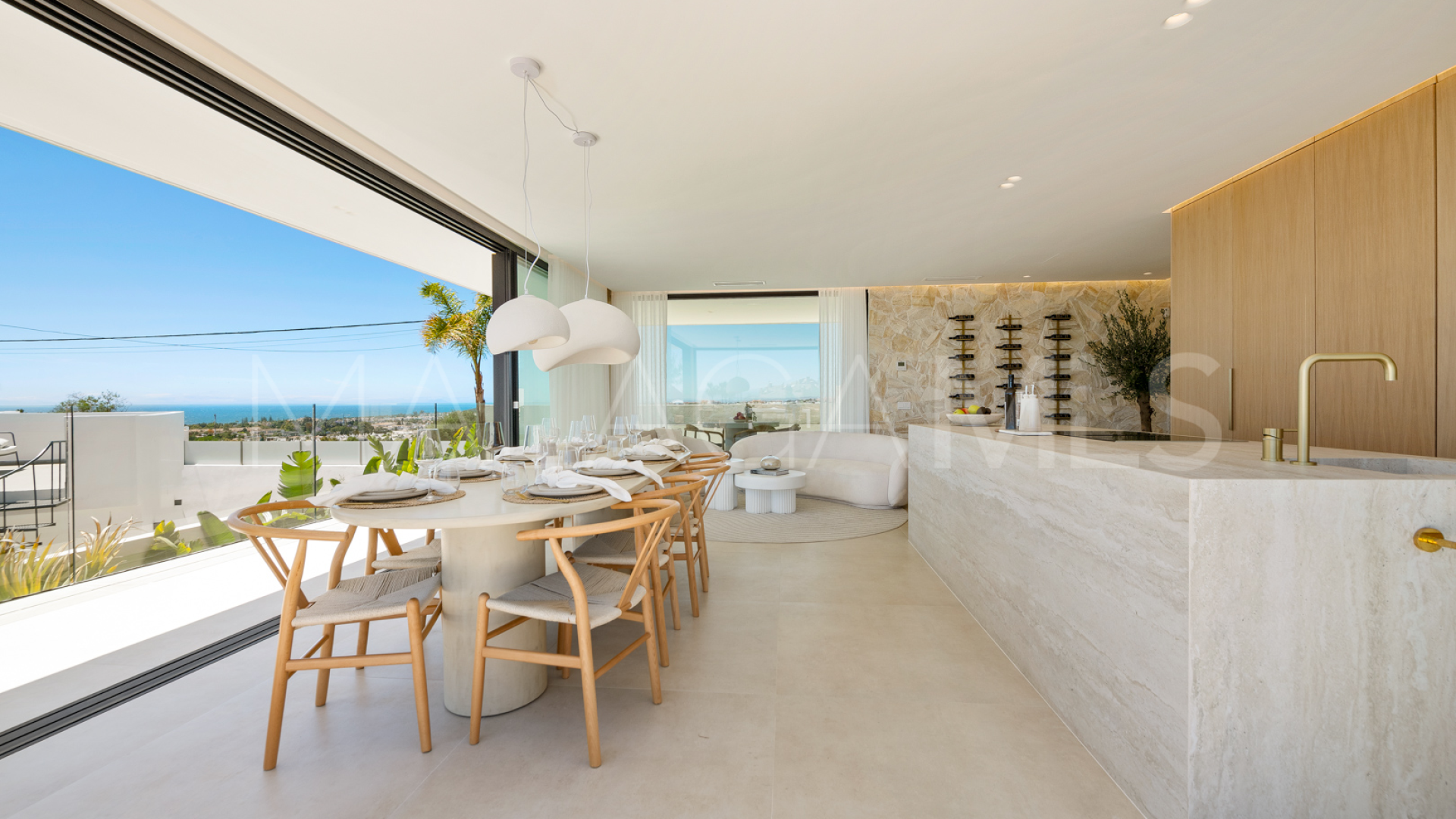 For sale villa with 5 bedrooms in Nueva Andalucia